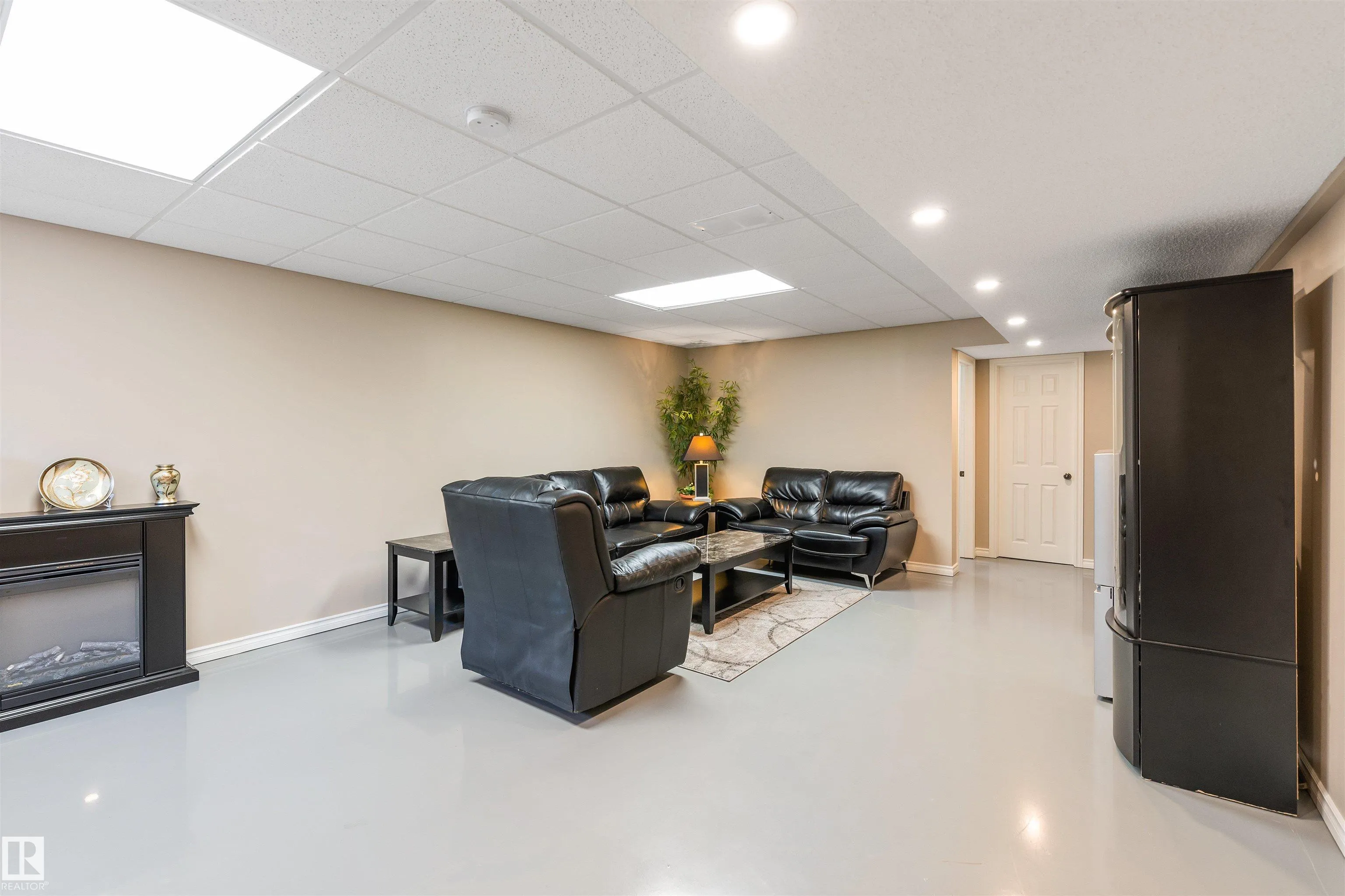 771 EAGLESON Crescent