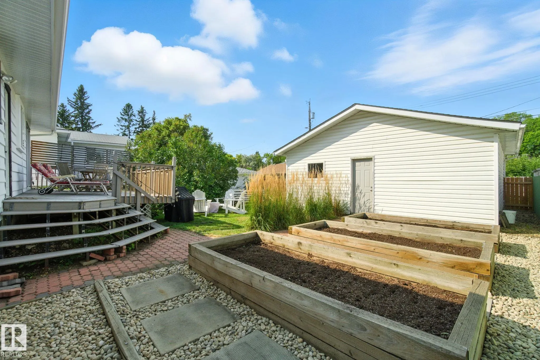 9016 88 Street