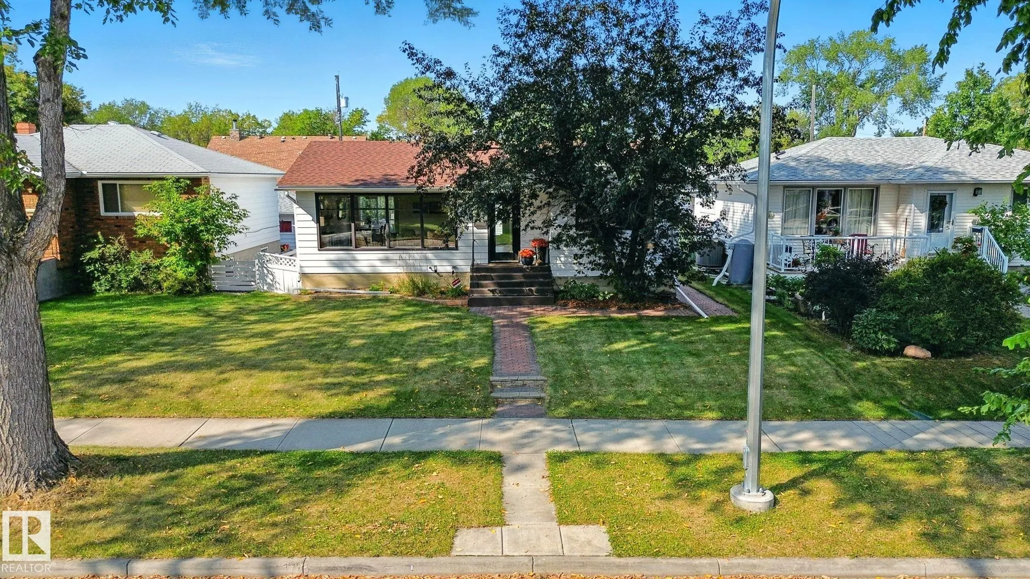 9016 88 Street
