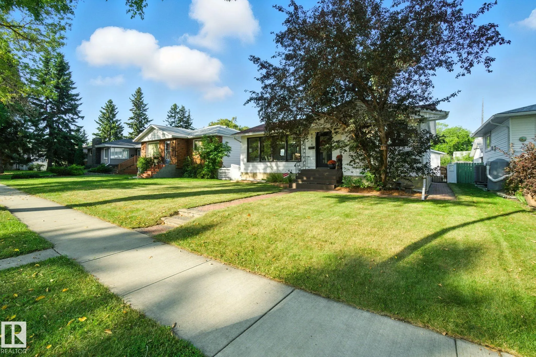 9016 88 Street