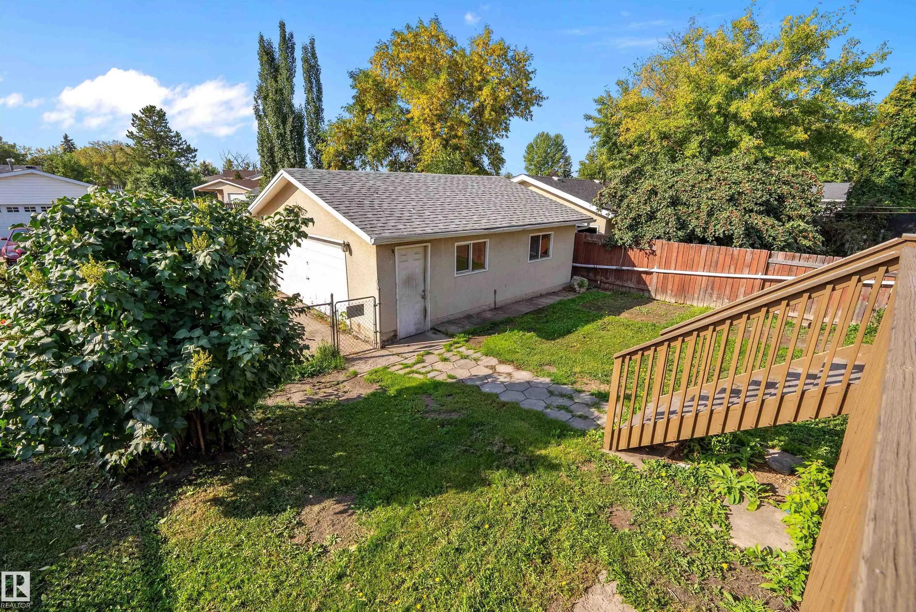 16 Camelot Crescent
