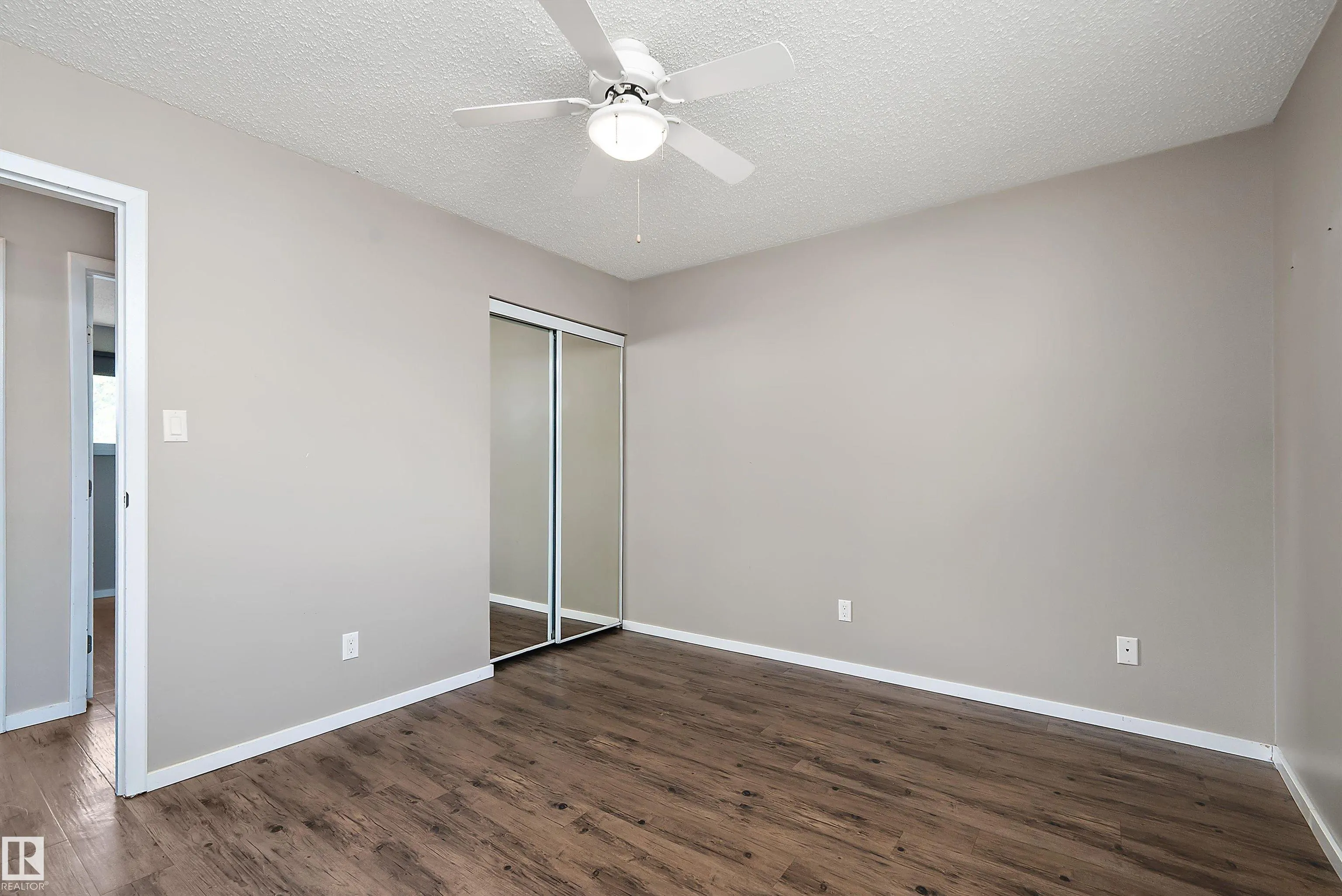 16 Camelot Crescent