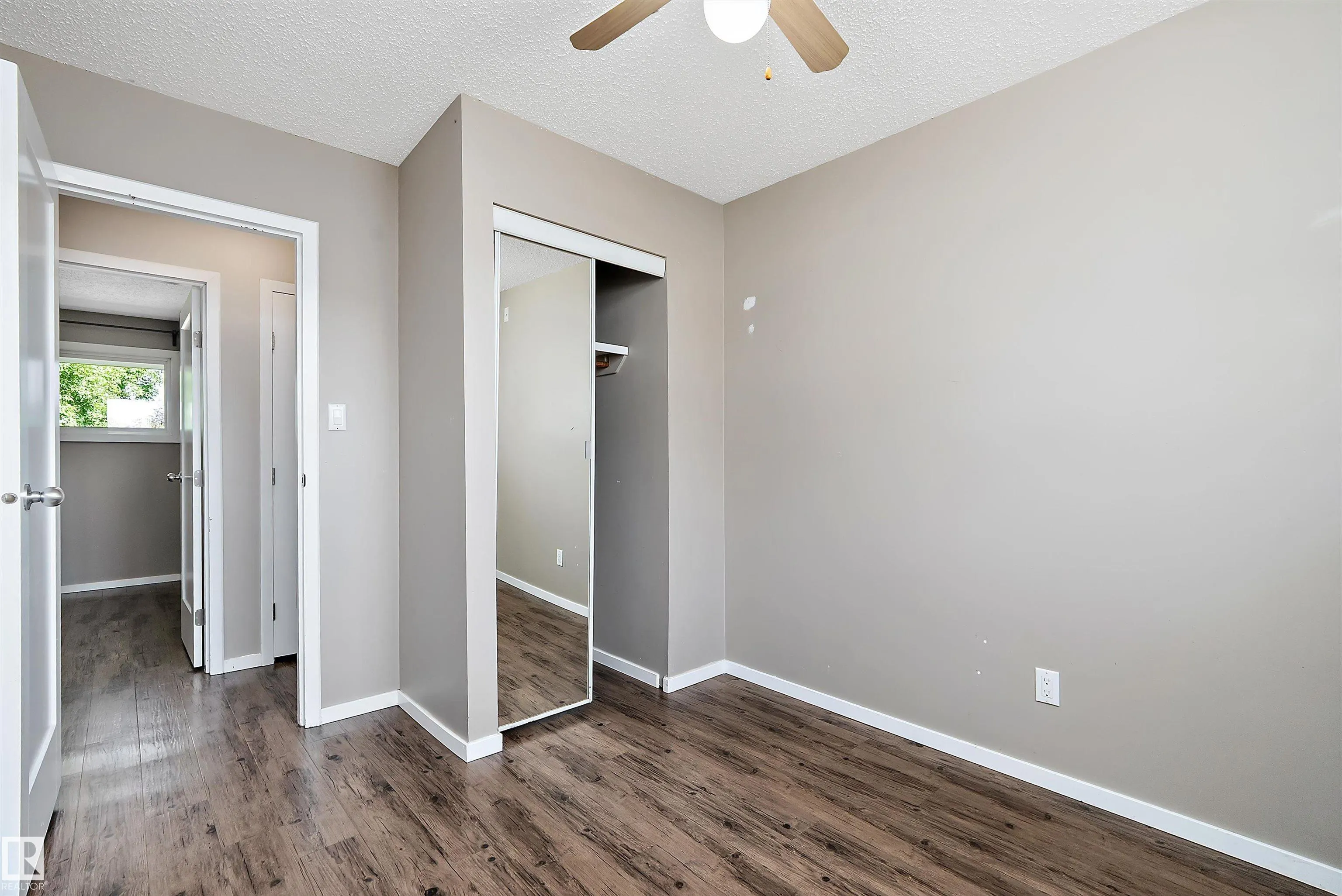 16 Camelot Crescent