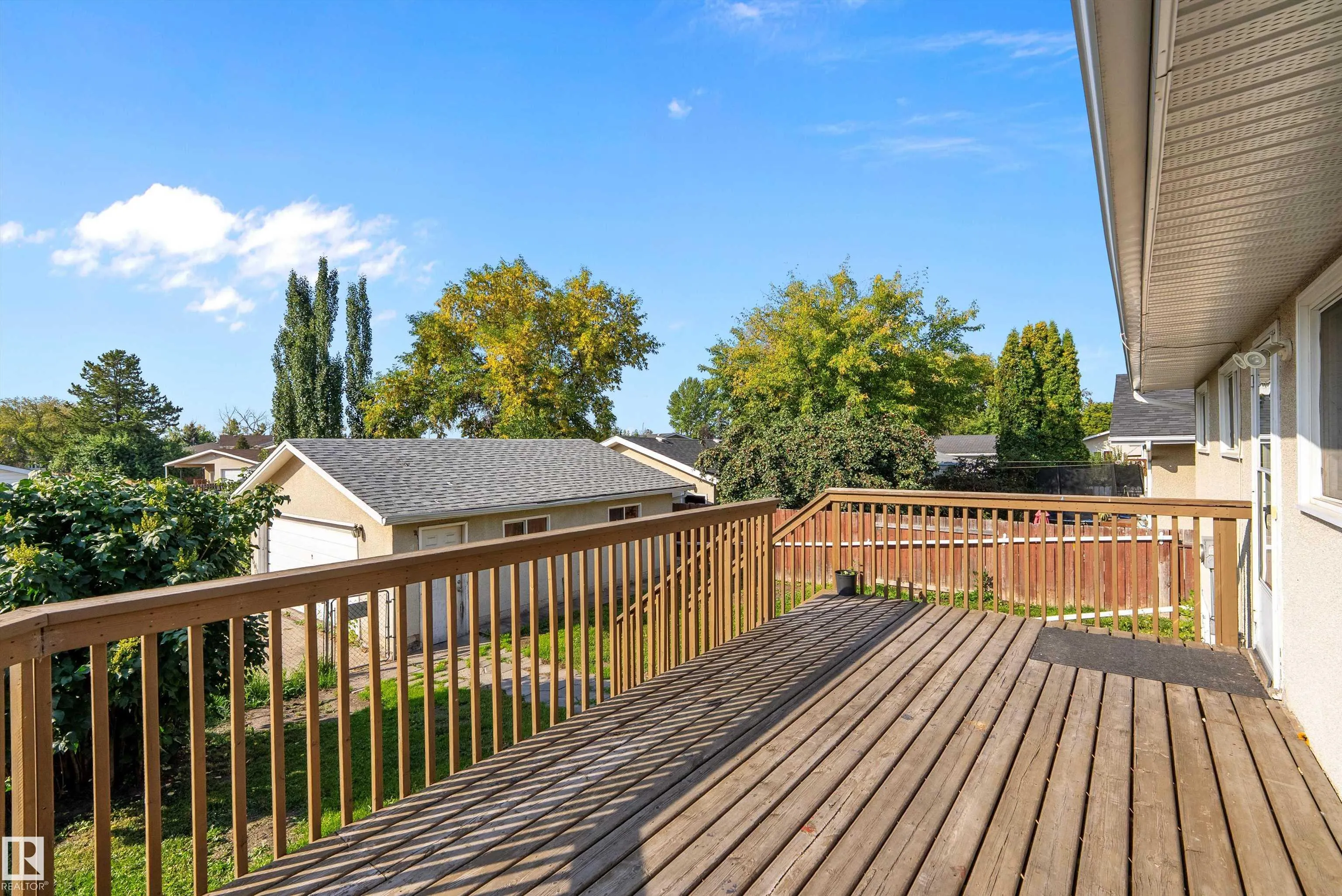 16 Camelot Crescent