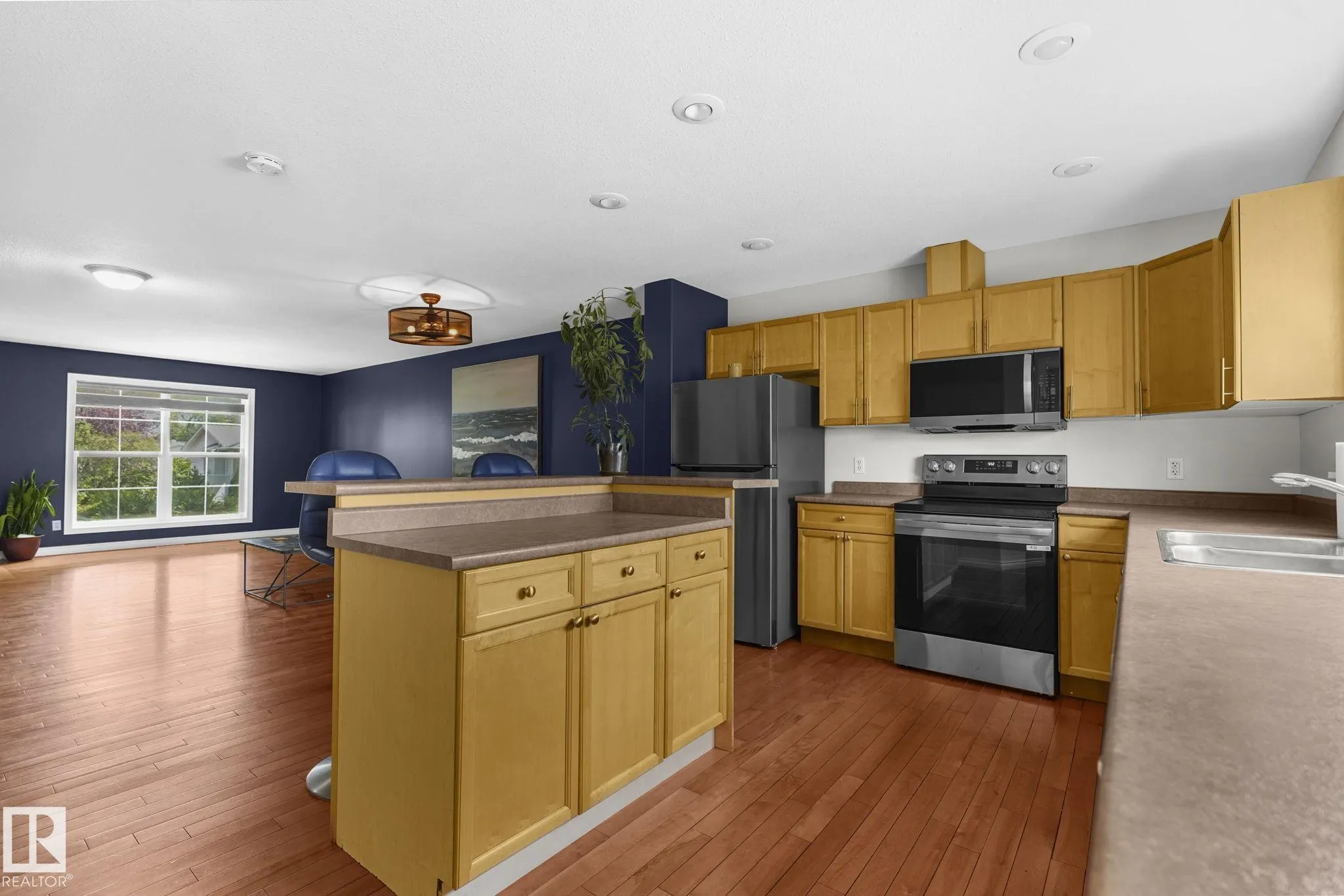 12128 85 street 85