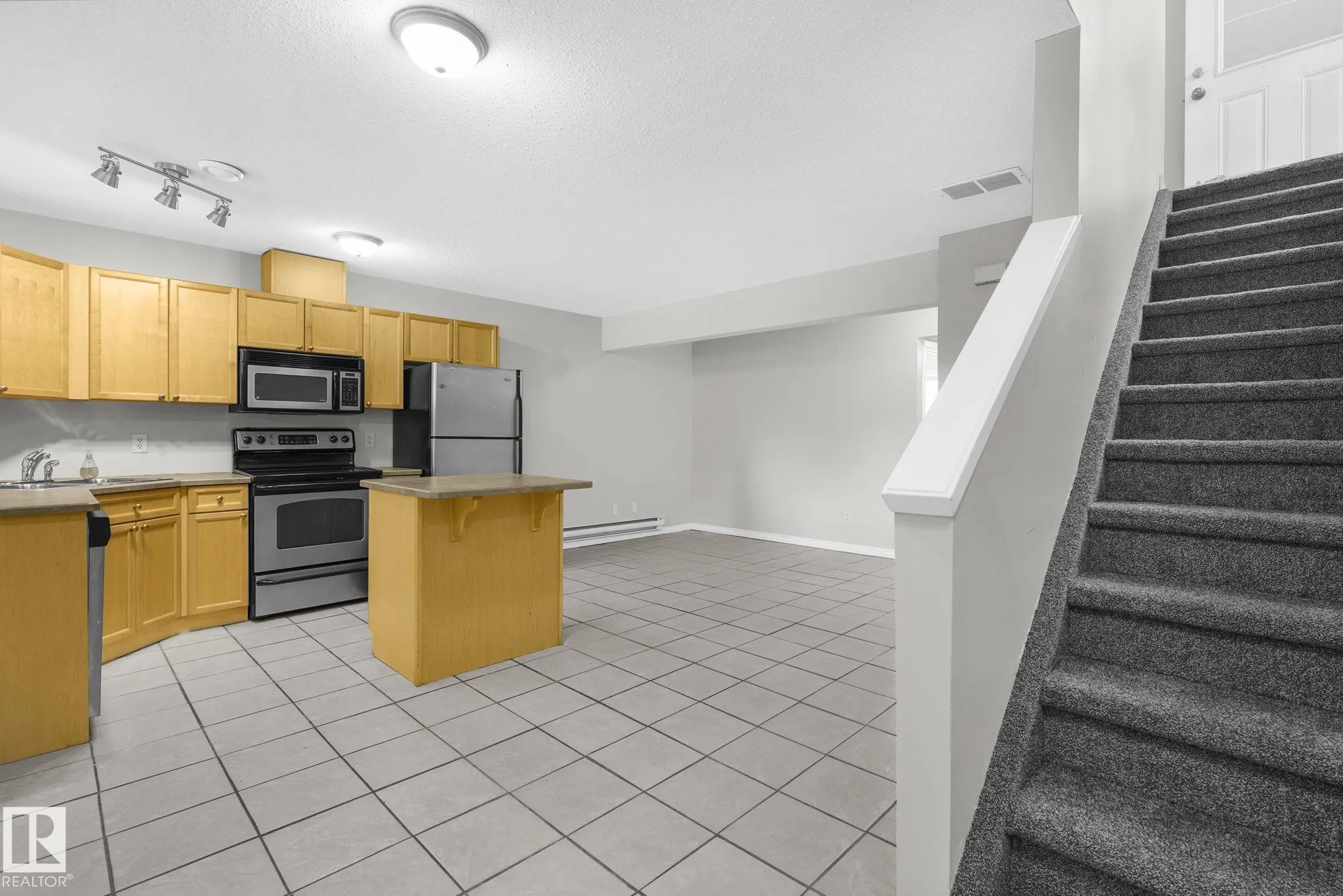 12128 85 street 85