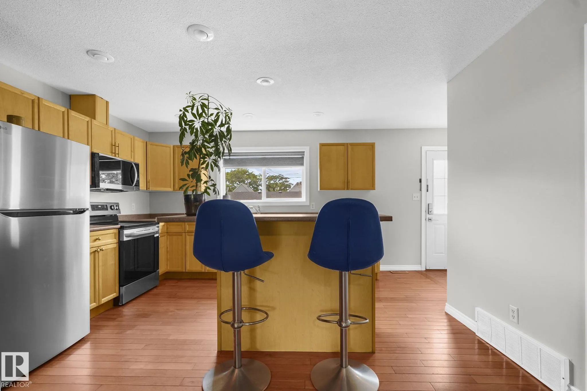 12128 85 street 85