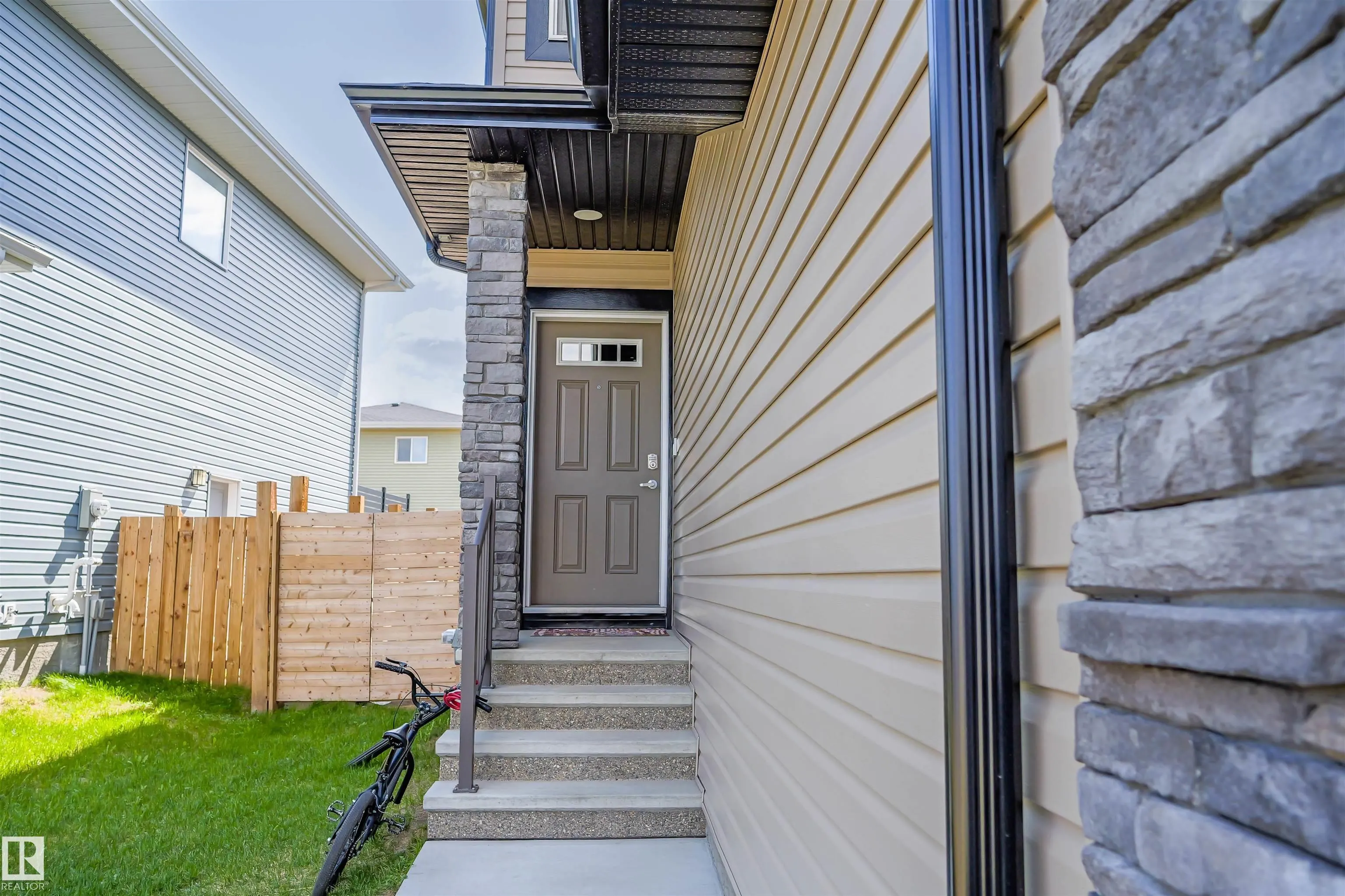 111 KINGSBURY Circle
