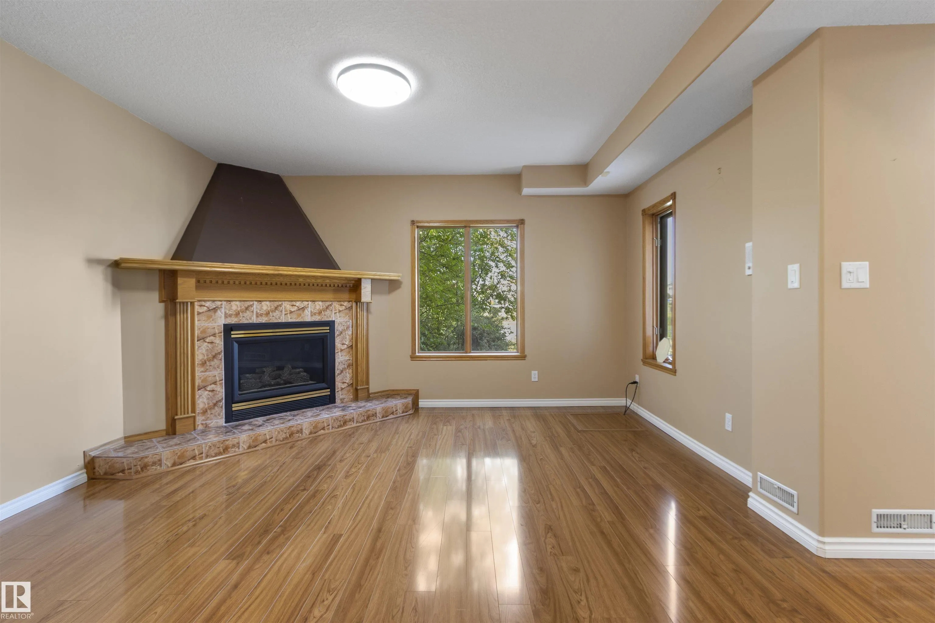 341 HOLLICK-KENYON Road