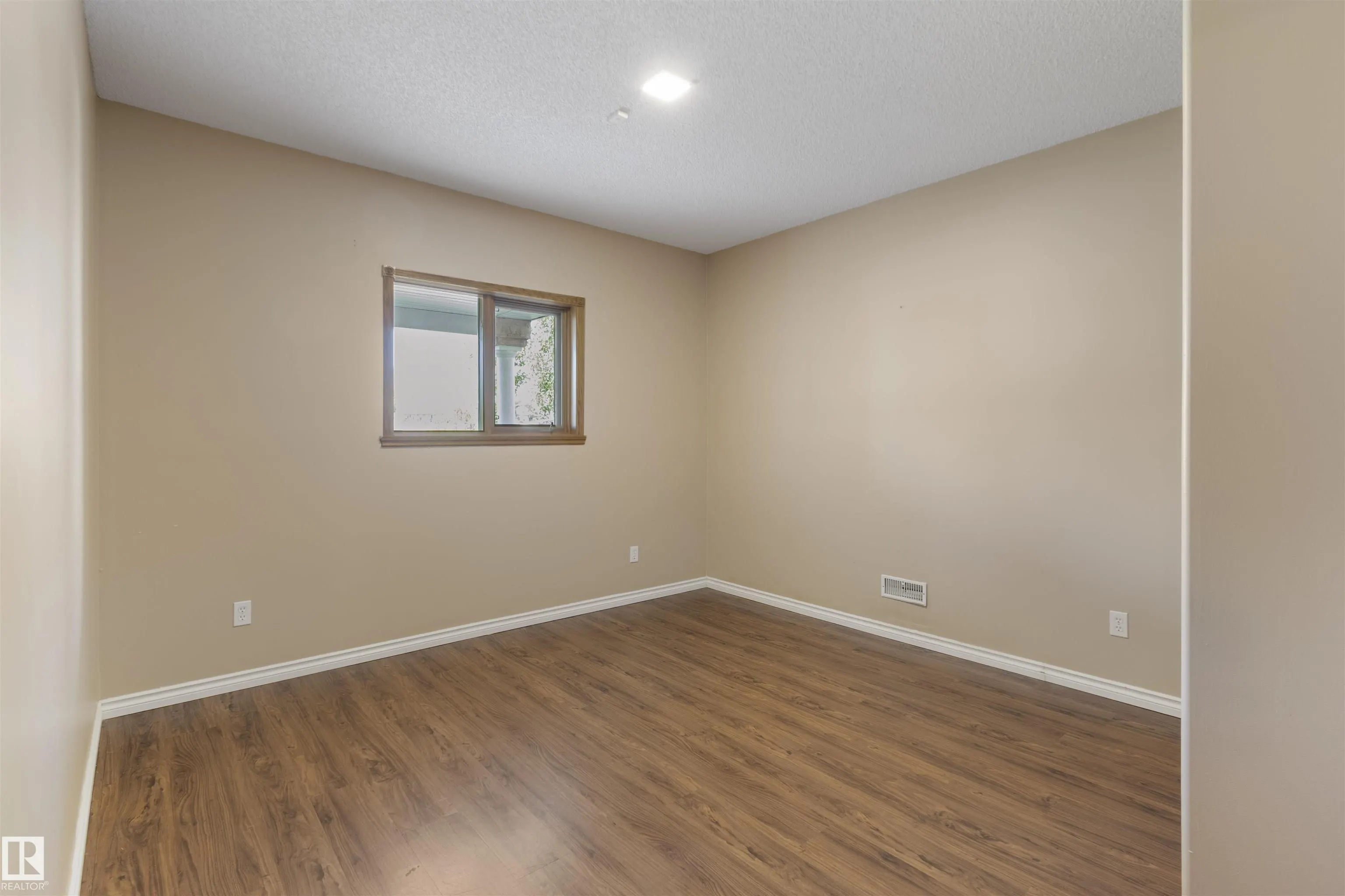 341 HOLLICK-KENYON Road