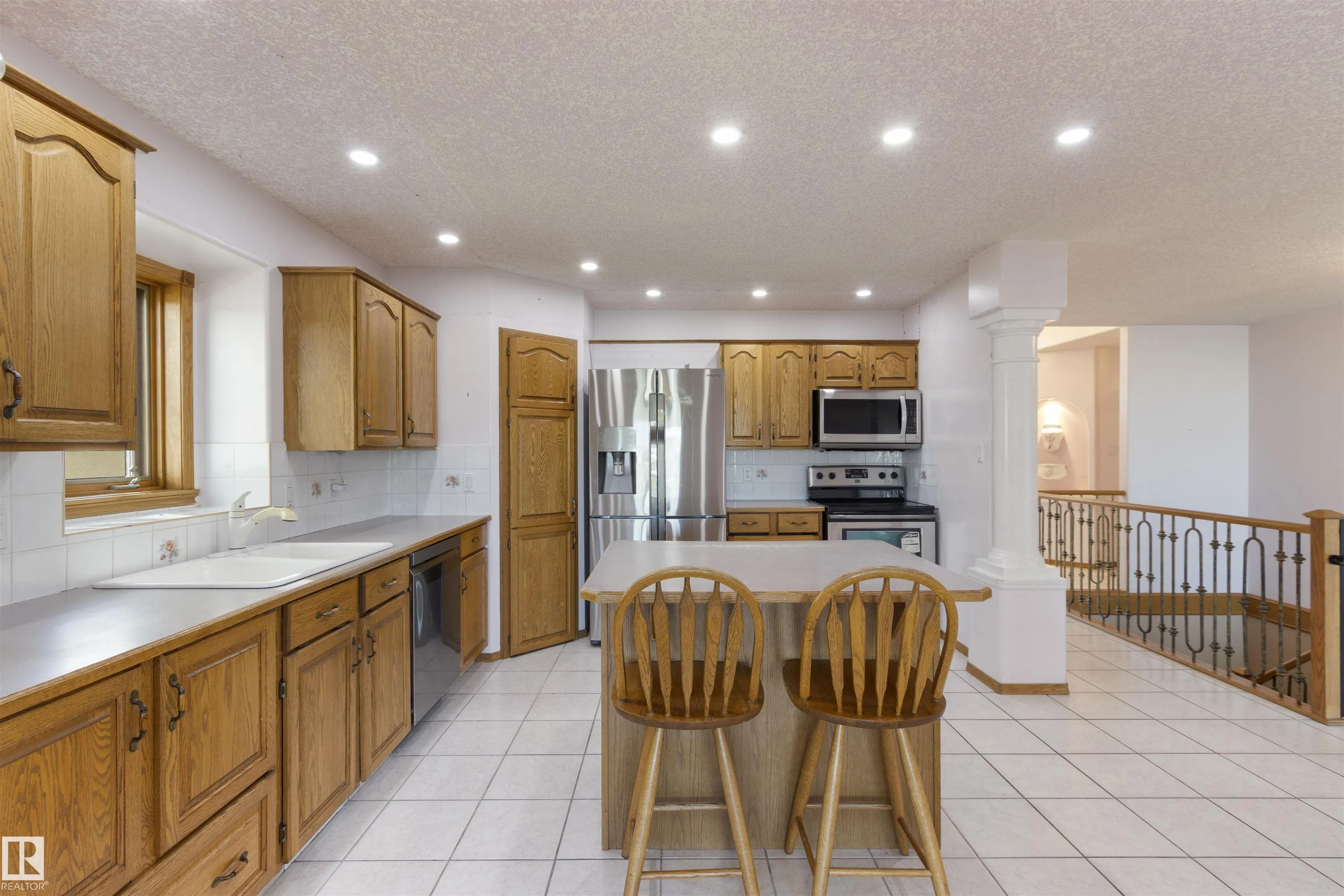 341 HOLLICK-KENYON Road