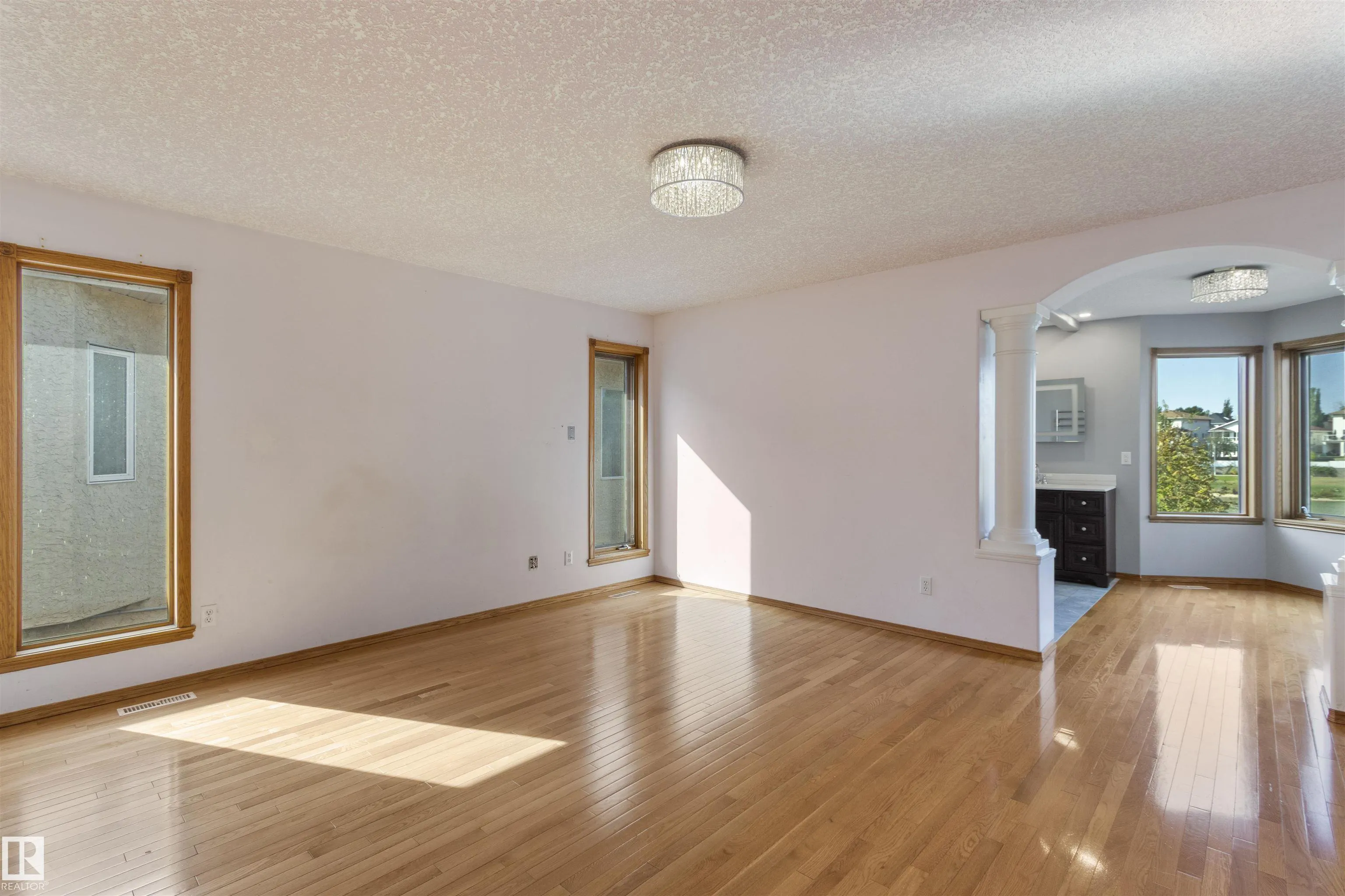 341 HOLLICK-KENYON Road