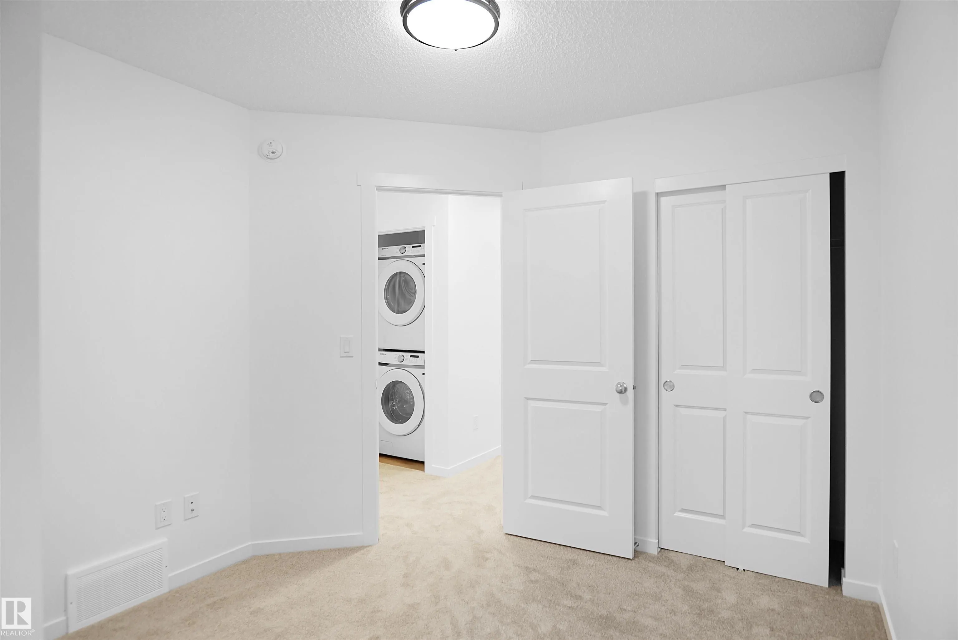 4362 Kinglet Drive
