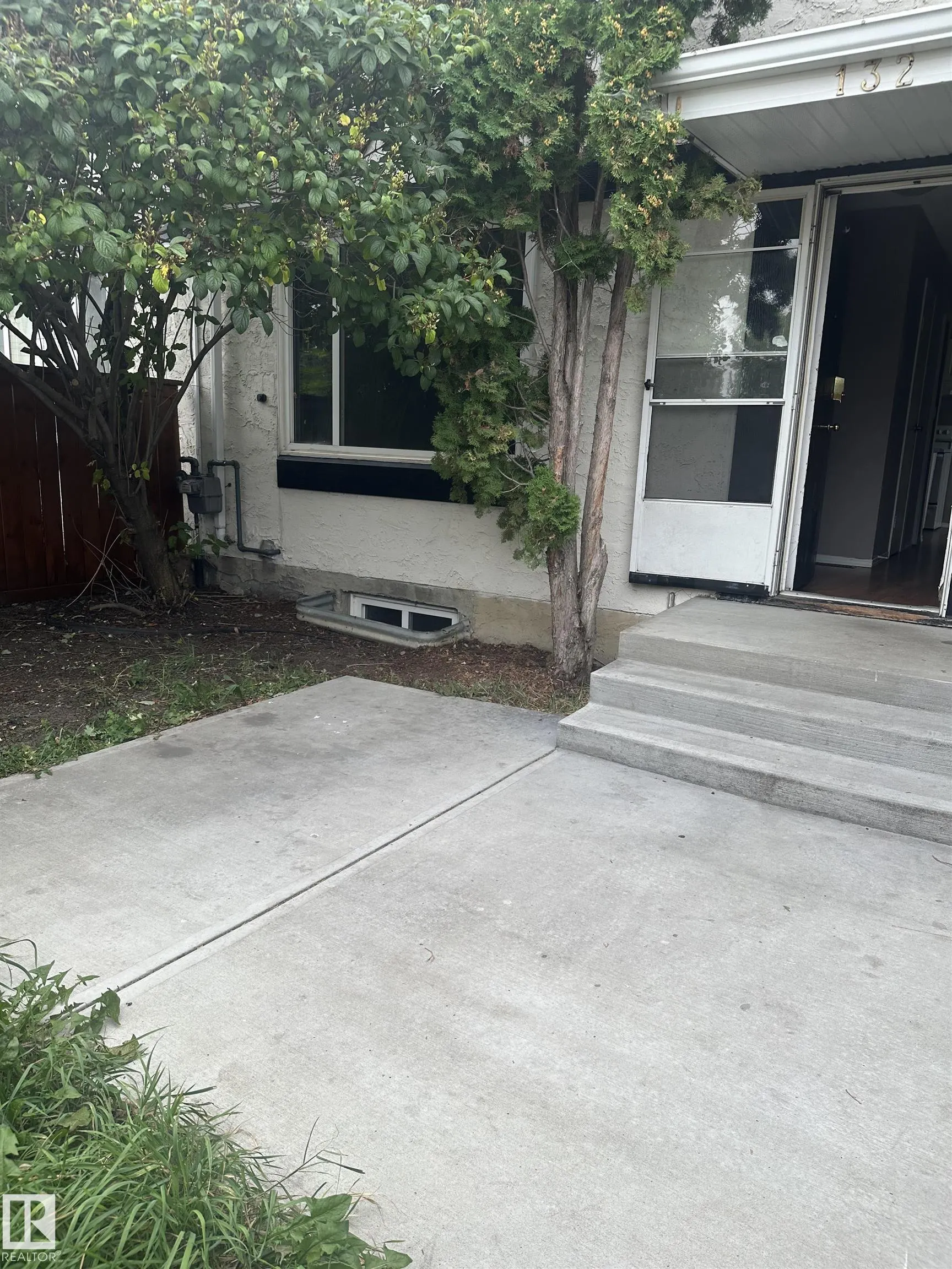 132 PRIMROSE GARDENS Gardens