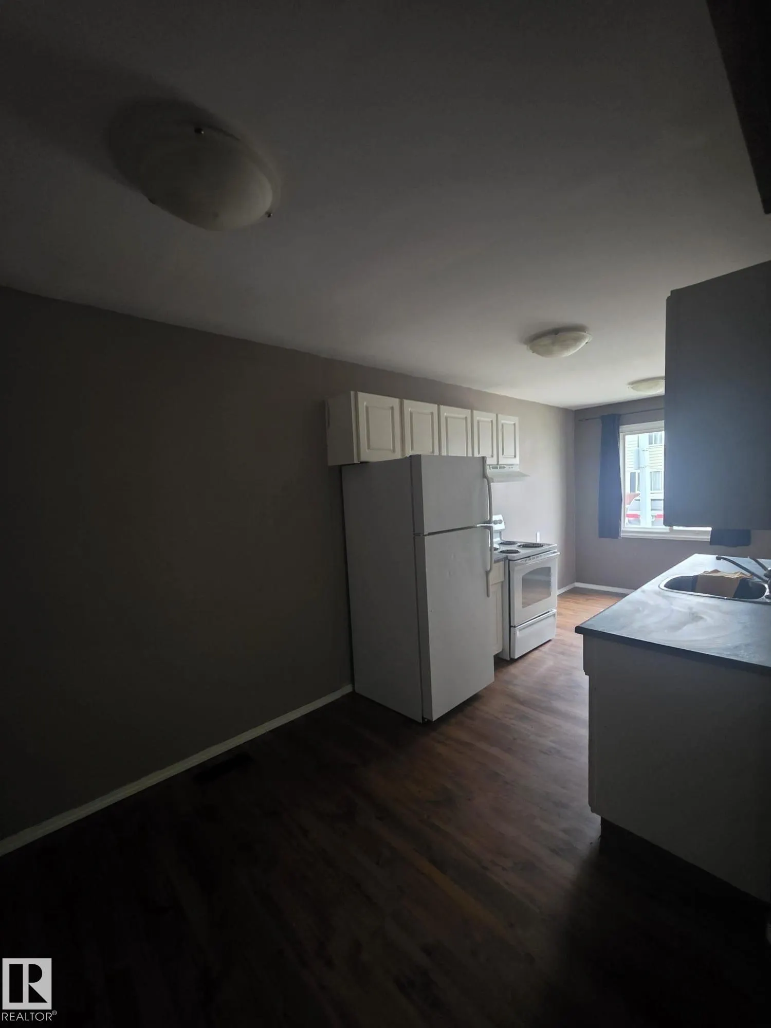 132 PRIMROSE GARDENS Gardens