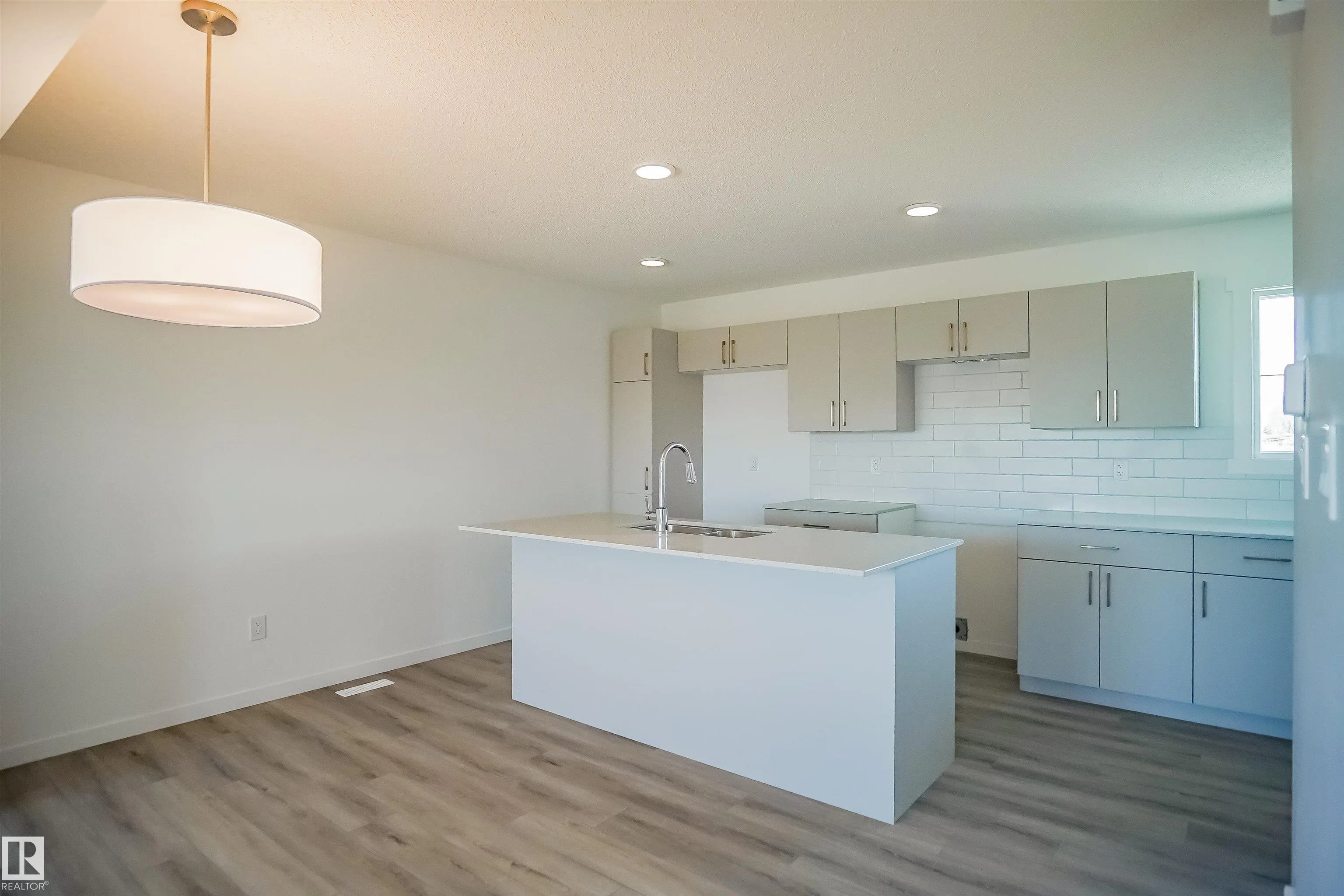 4189 Kinglet Drive