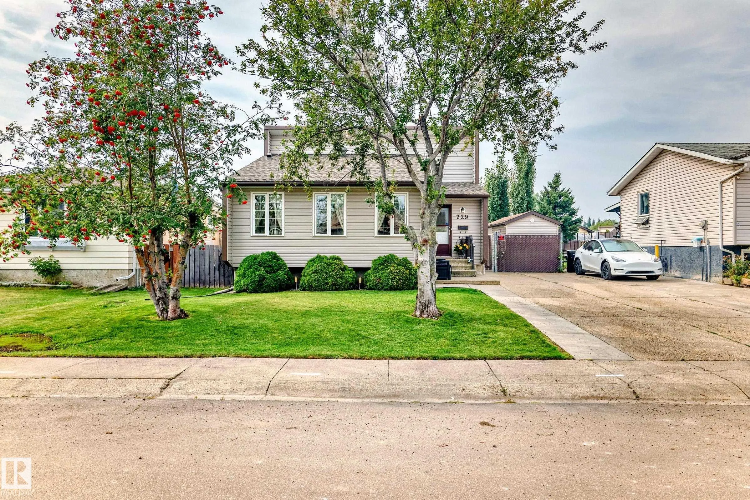229 WARWICK Road