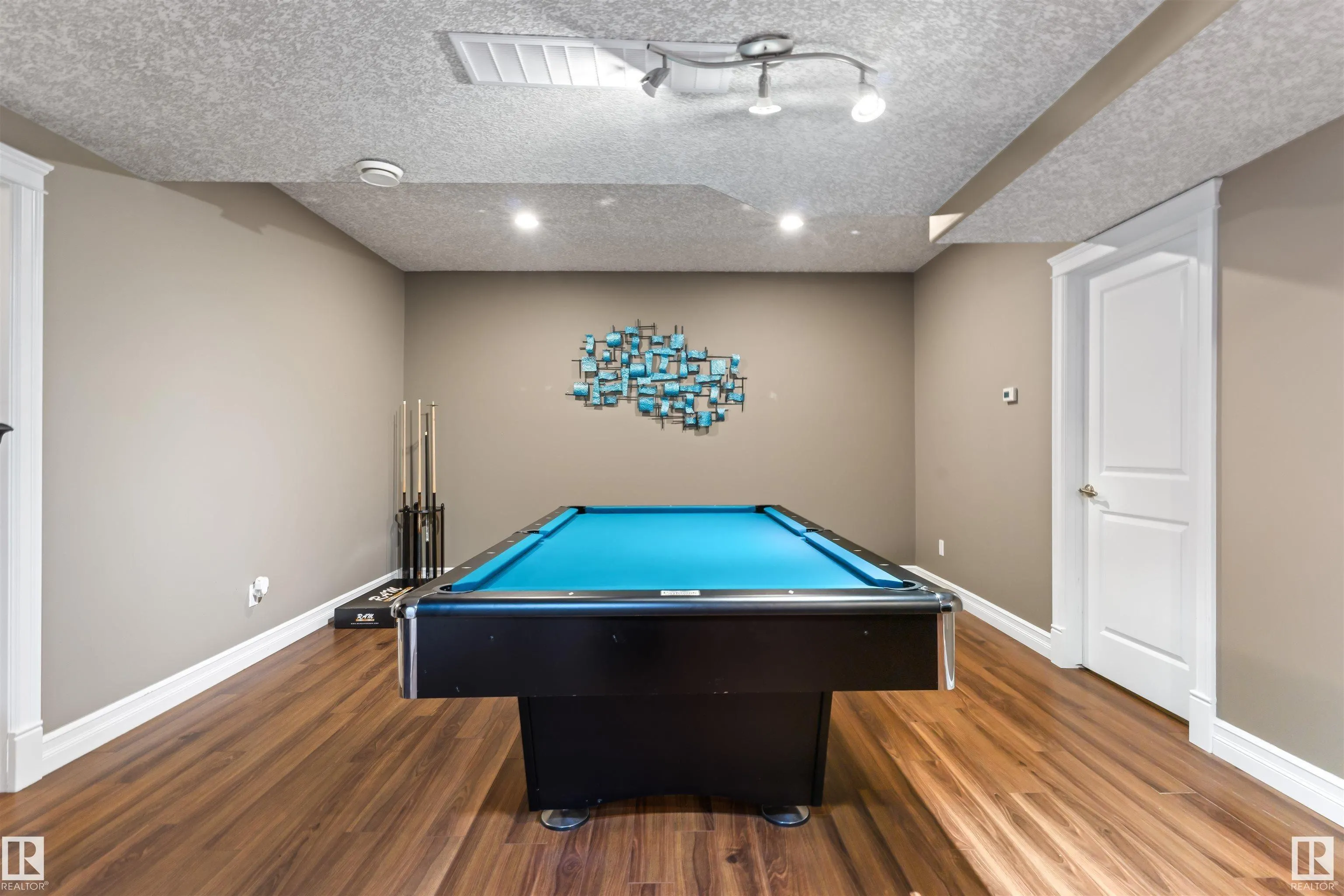 1254 ADAMSON Drive