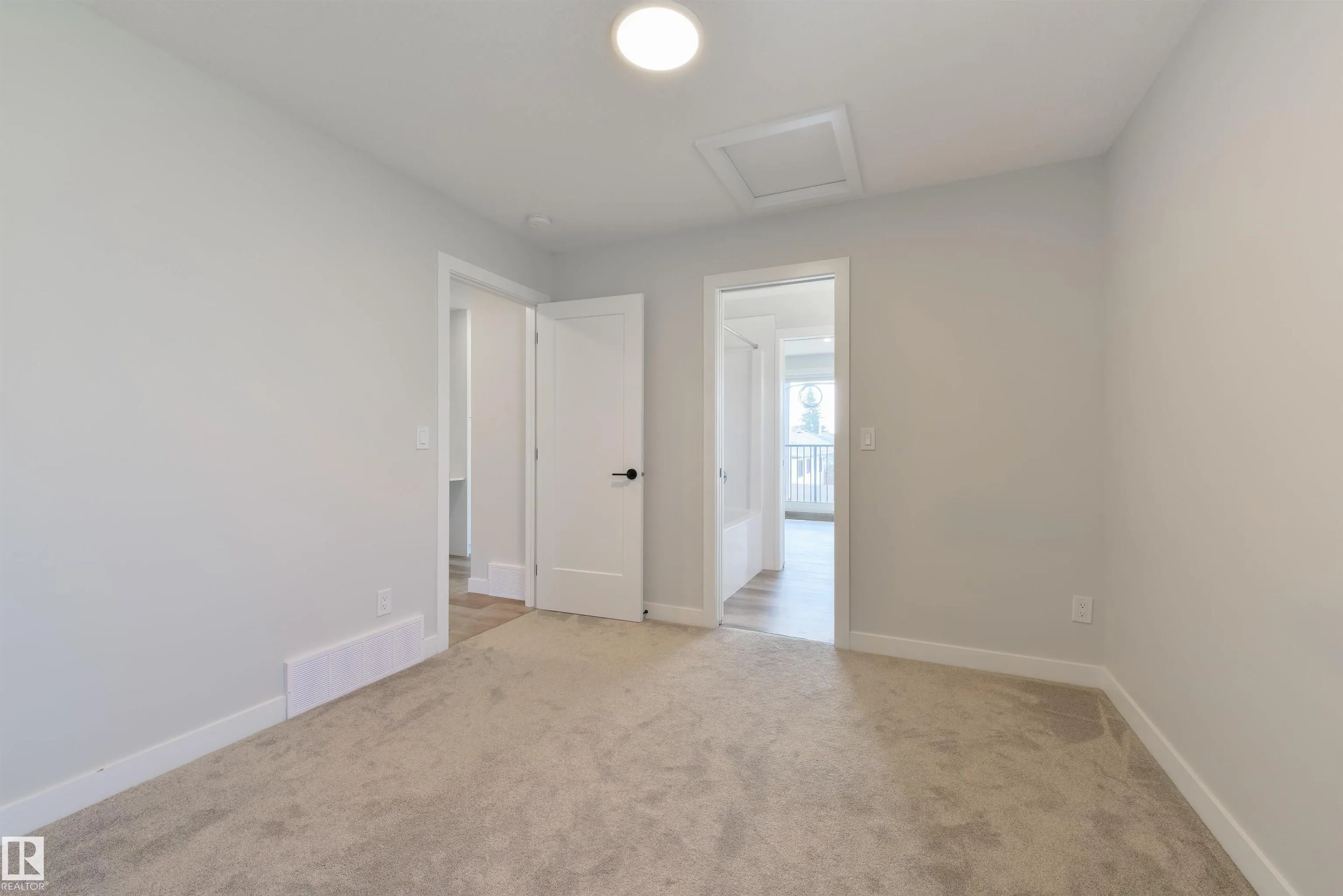 8311 & 8313 76 Avenue