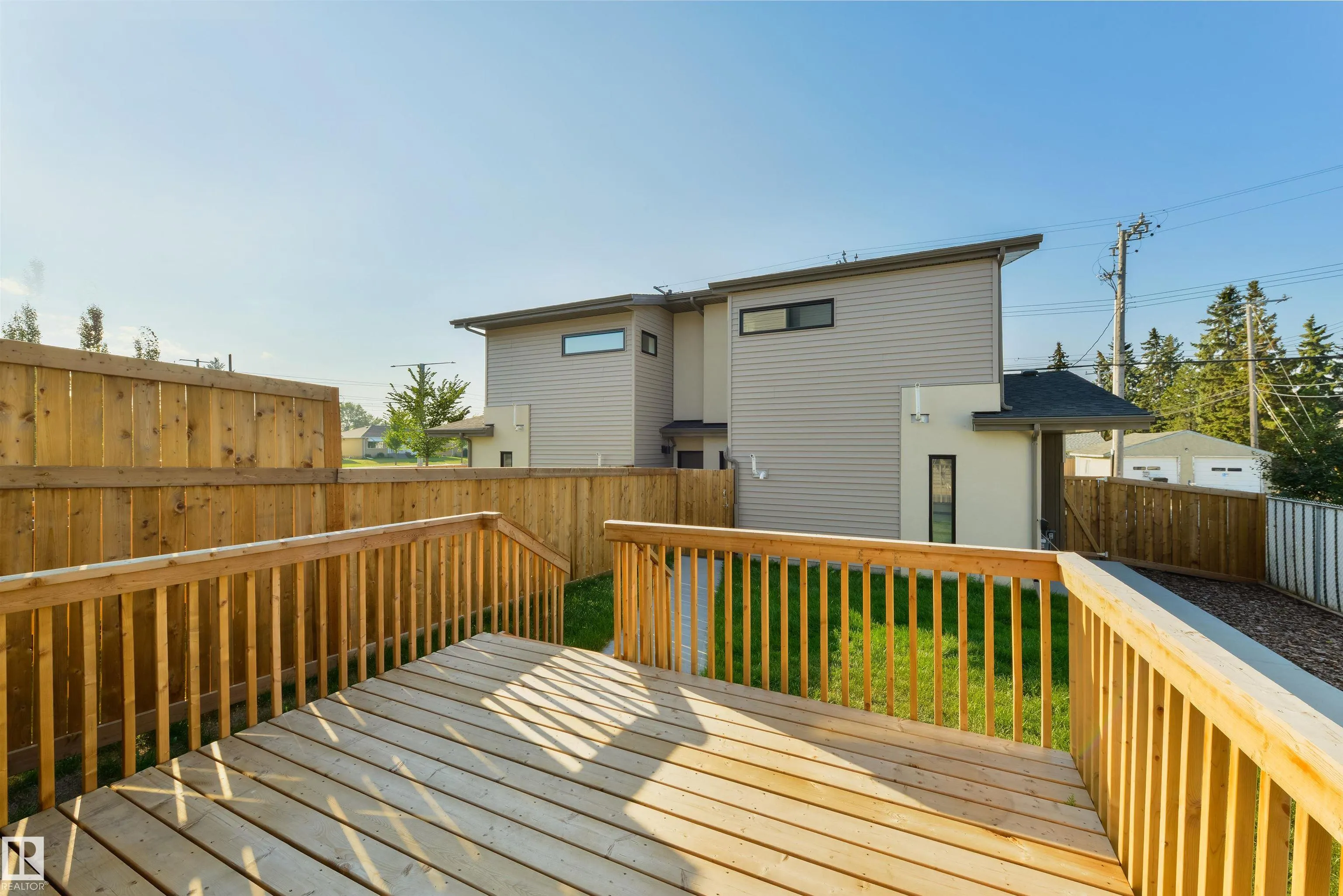 8311 & 8313 76 Avenue