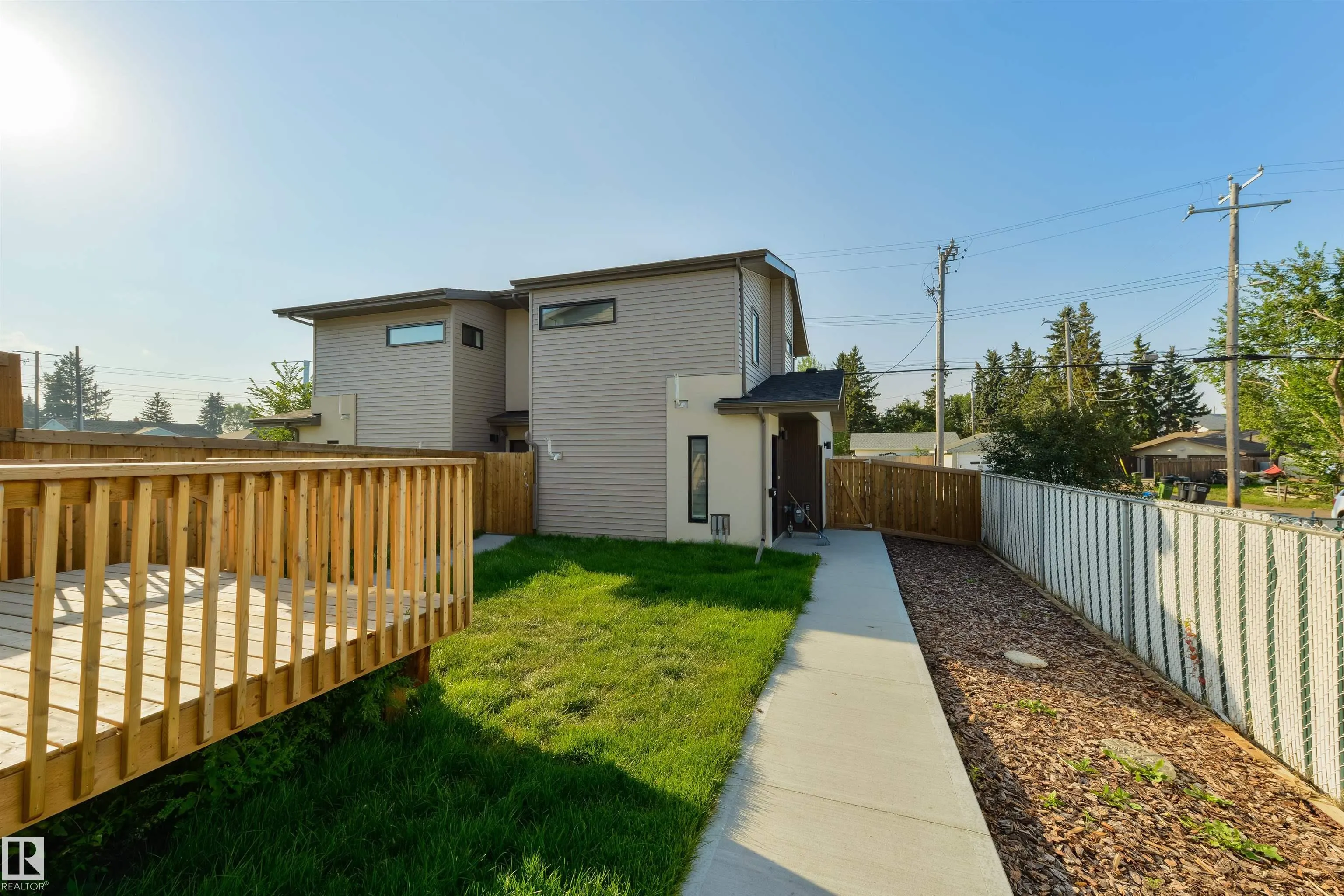 8311 & 8313 76 Avenue