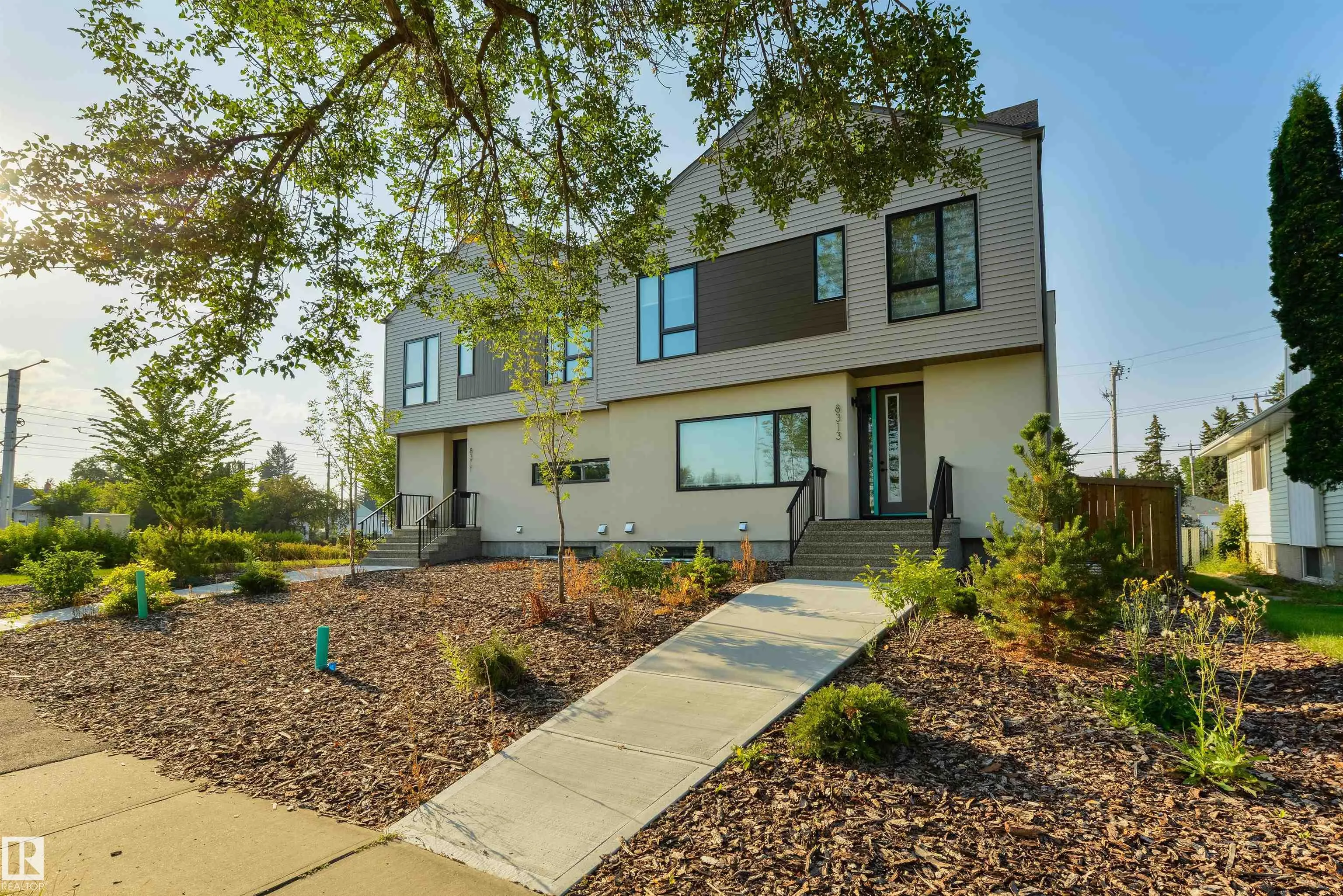 8311 & 8313 76 Avenue