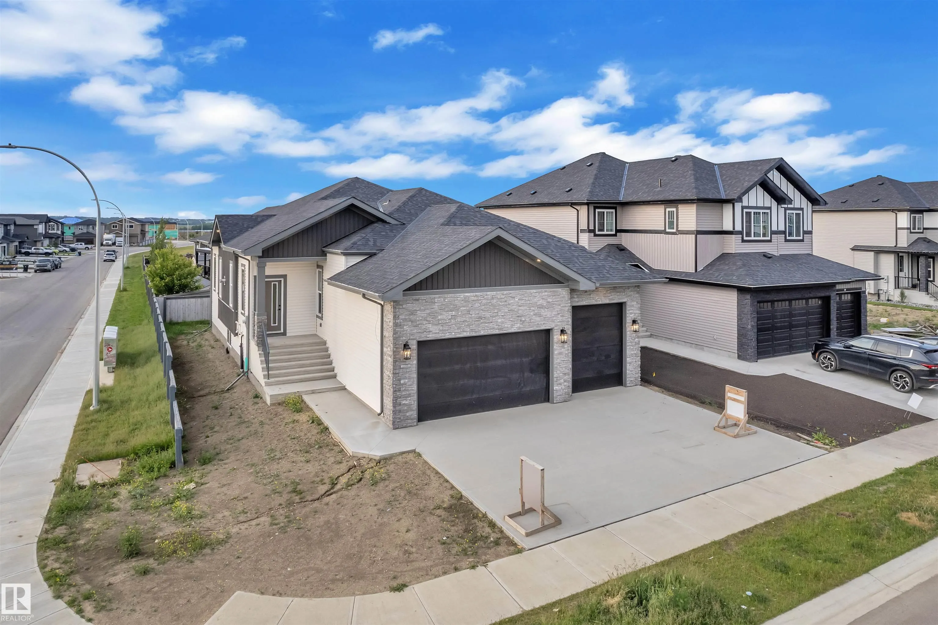 30 AVONLEA Way