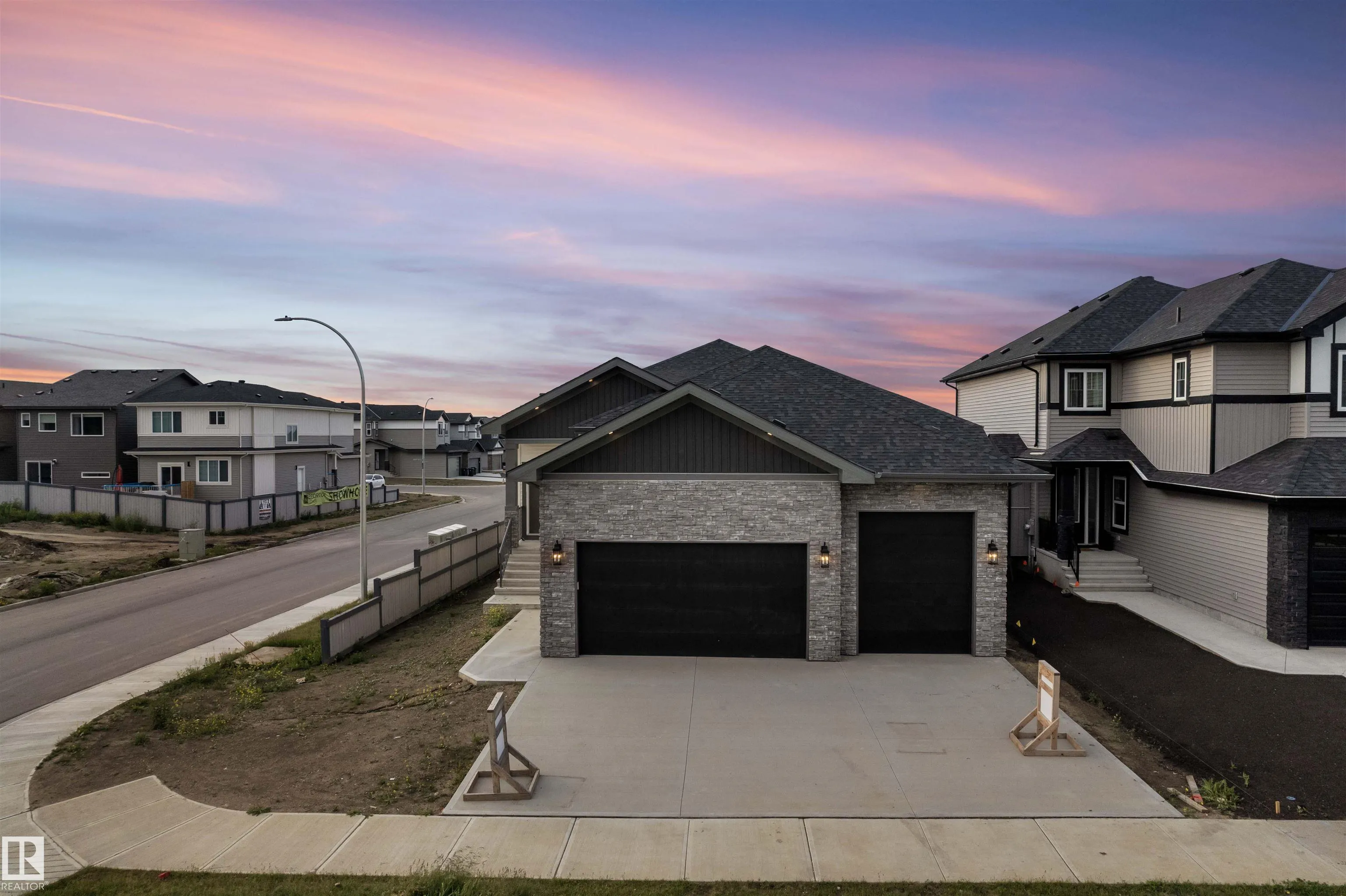 30 AVONLEA Way