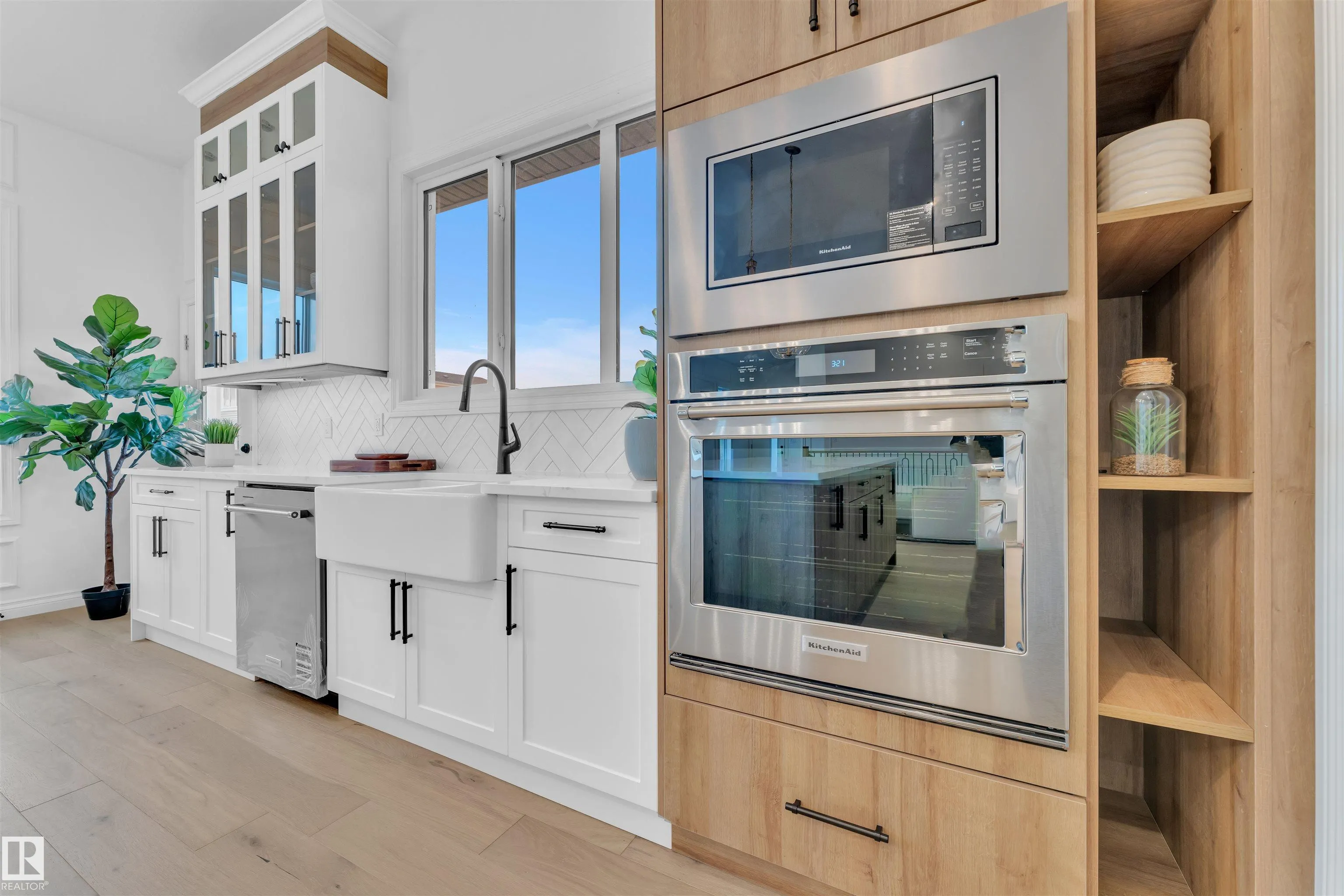 30 AVONLEA Way