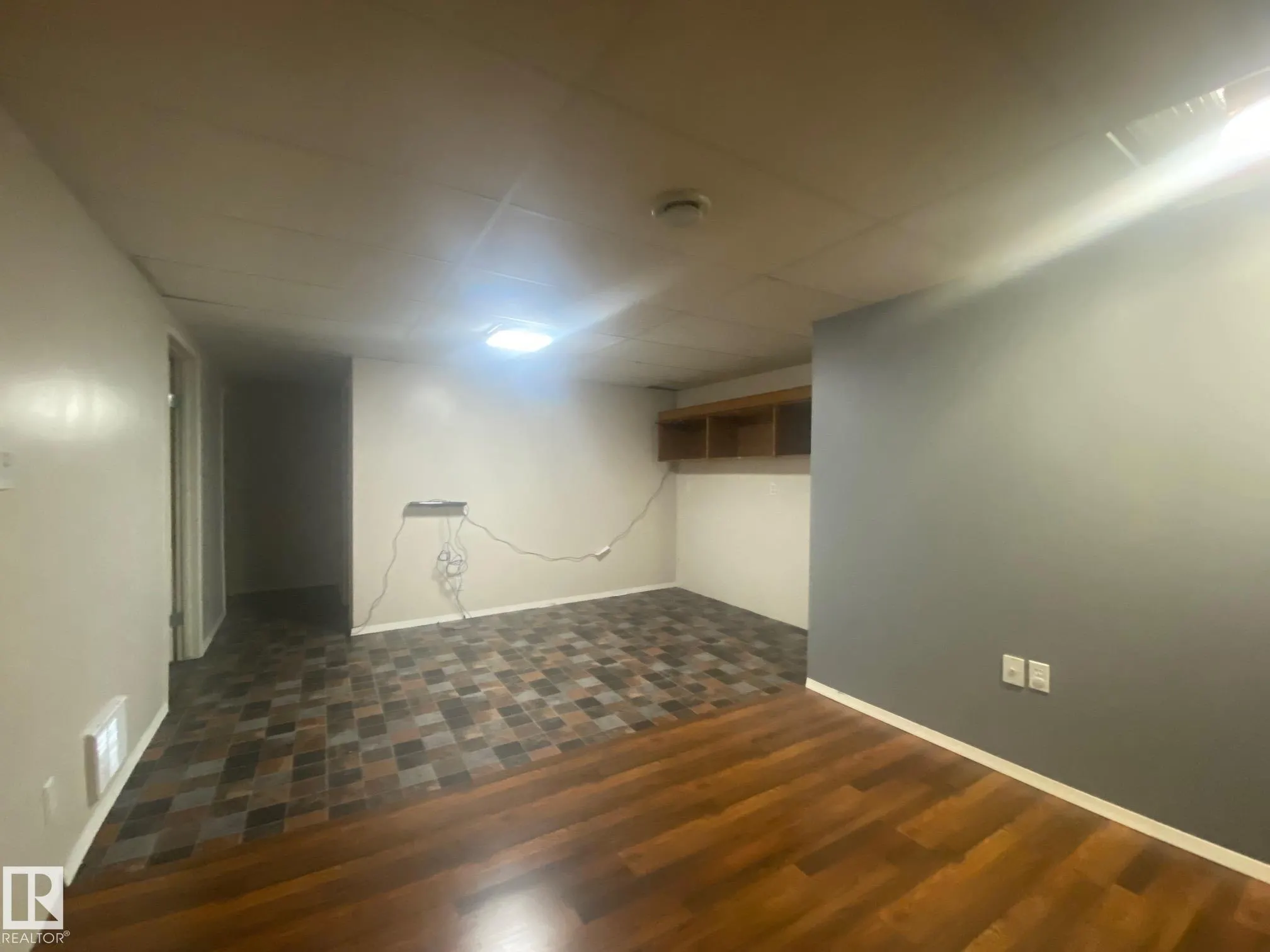 180 WILLOW Drive