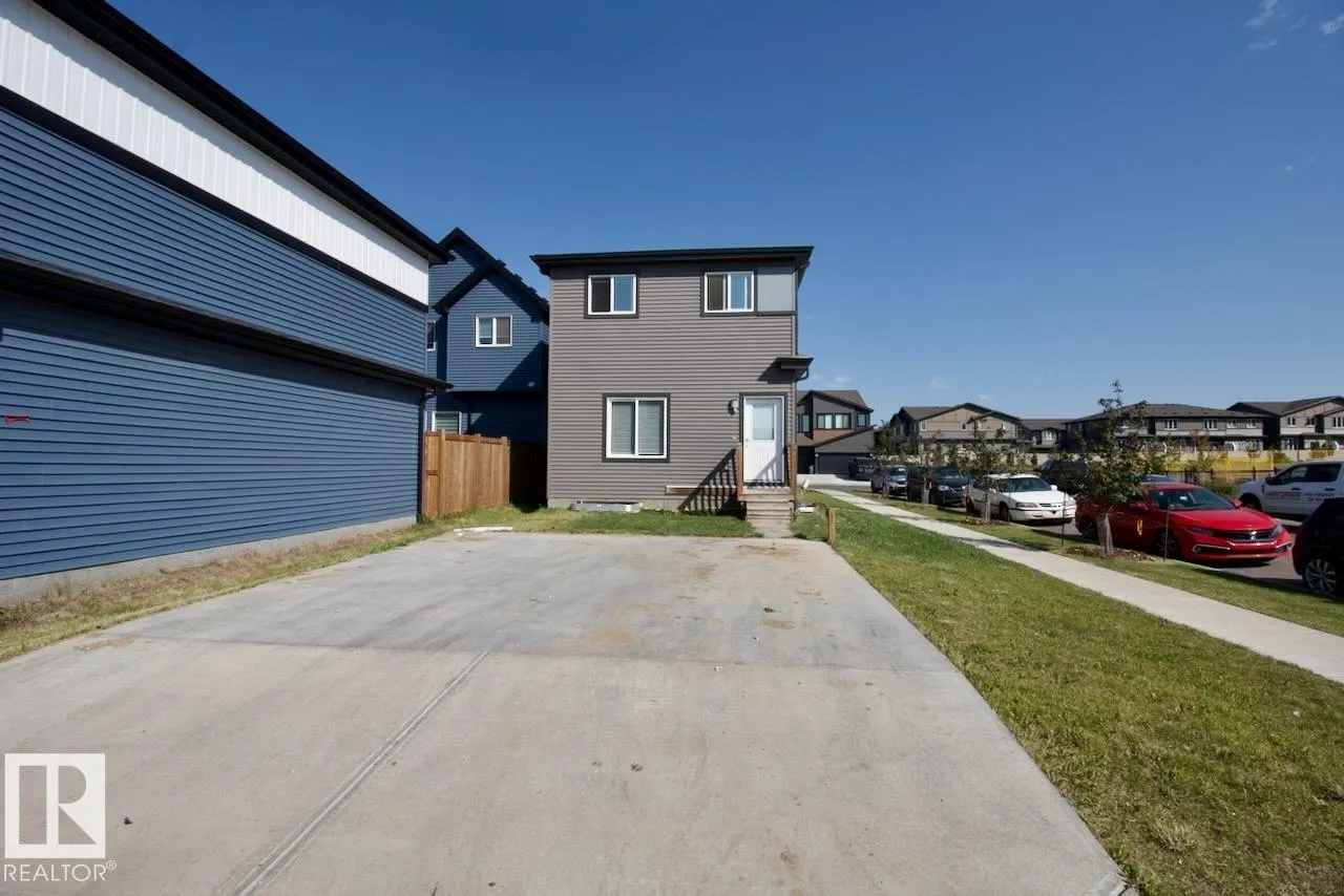 1516 PLUM Circle