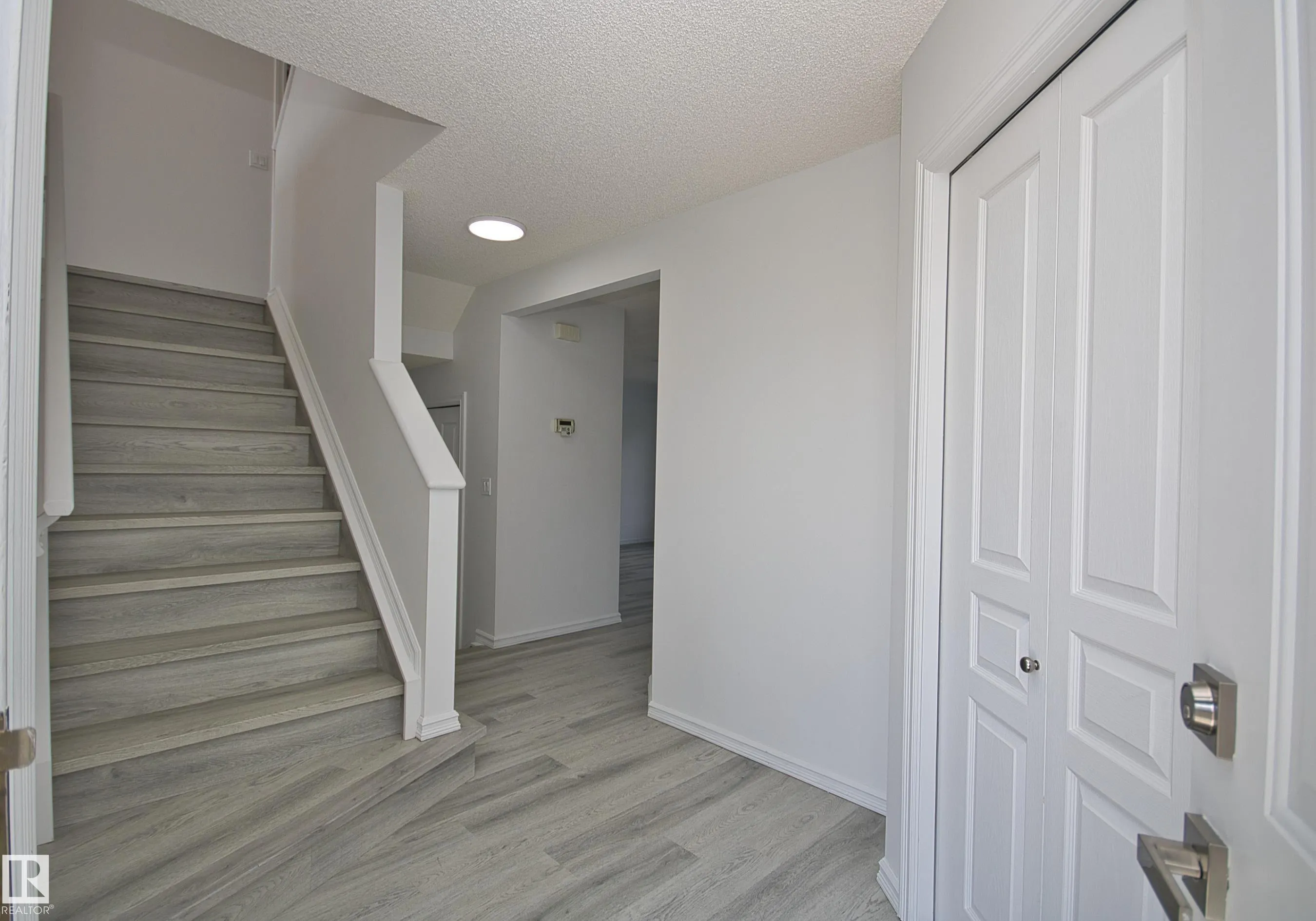3327 MCPHADDEN Close