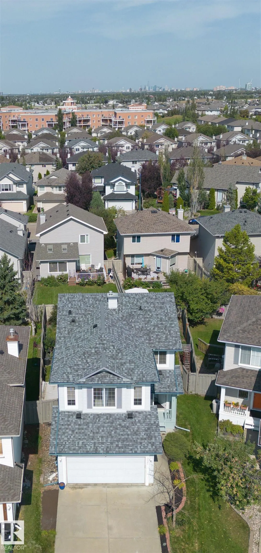 3327 MCPHADDEN Close
