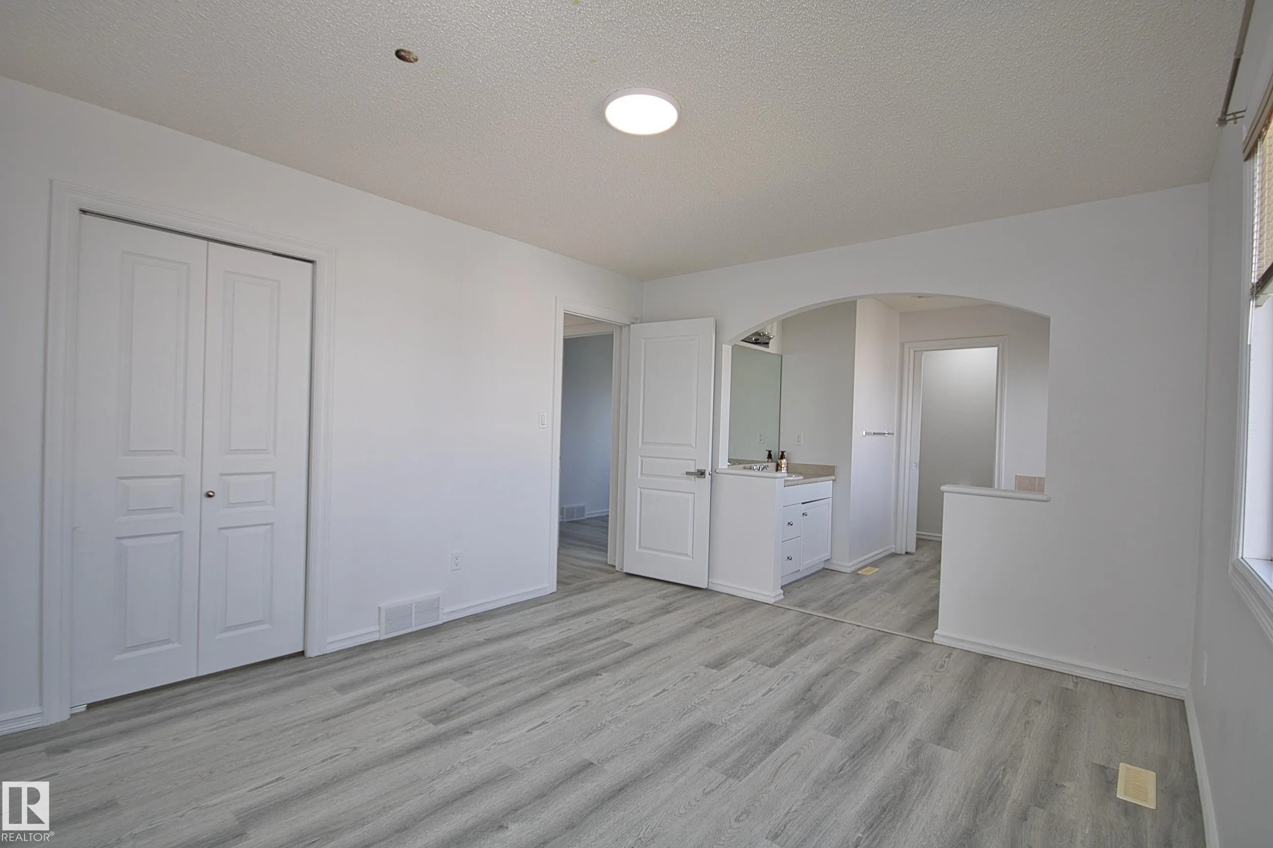 3327 MCPHADDEN Close