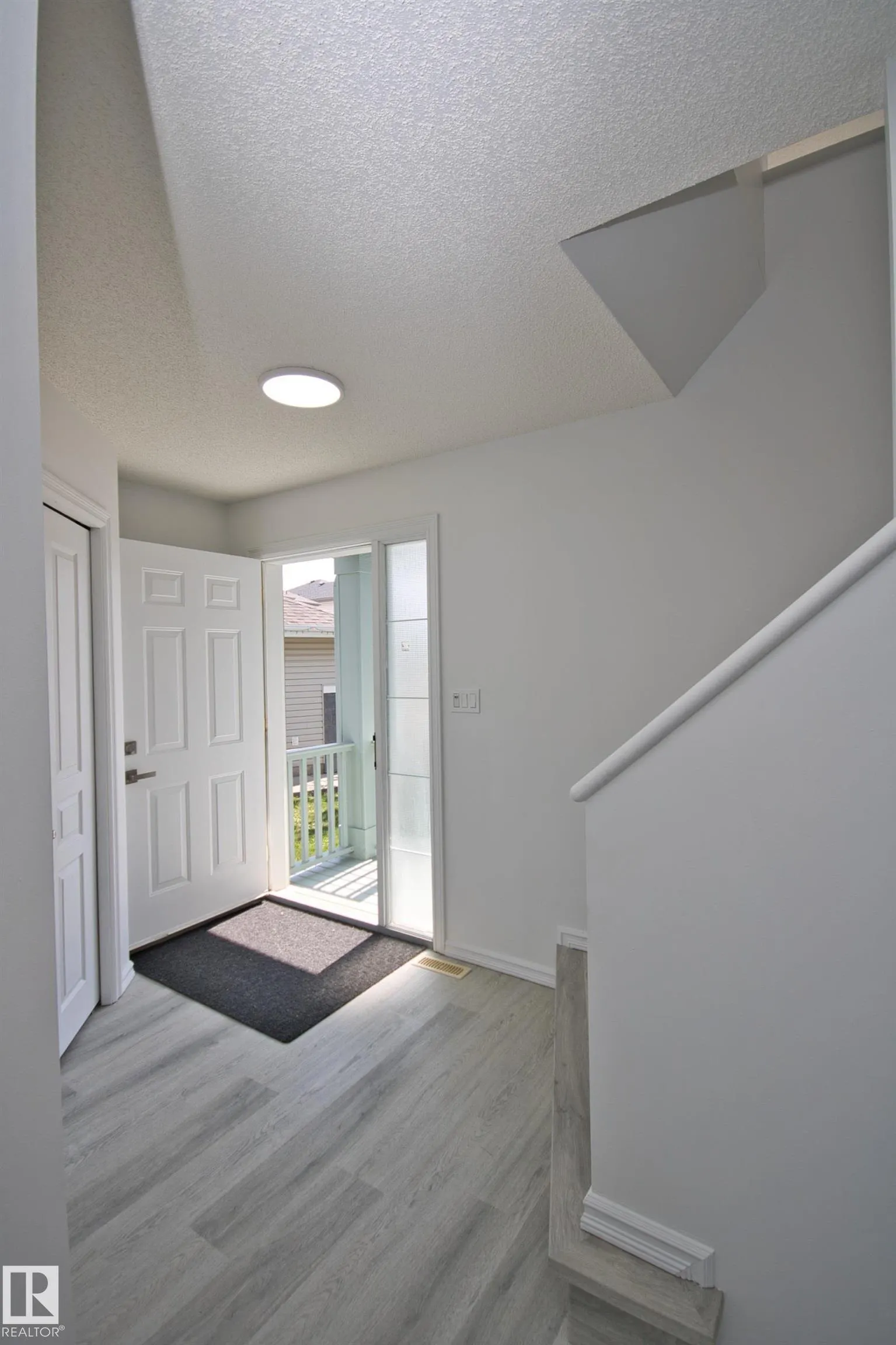 3327 MCPHADDEN Close