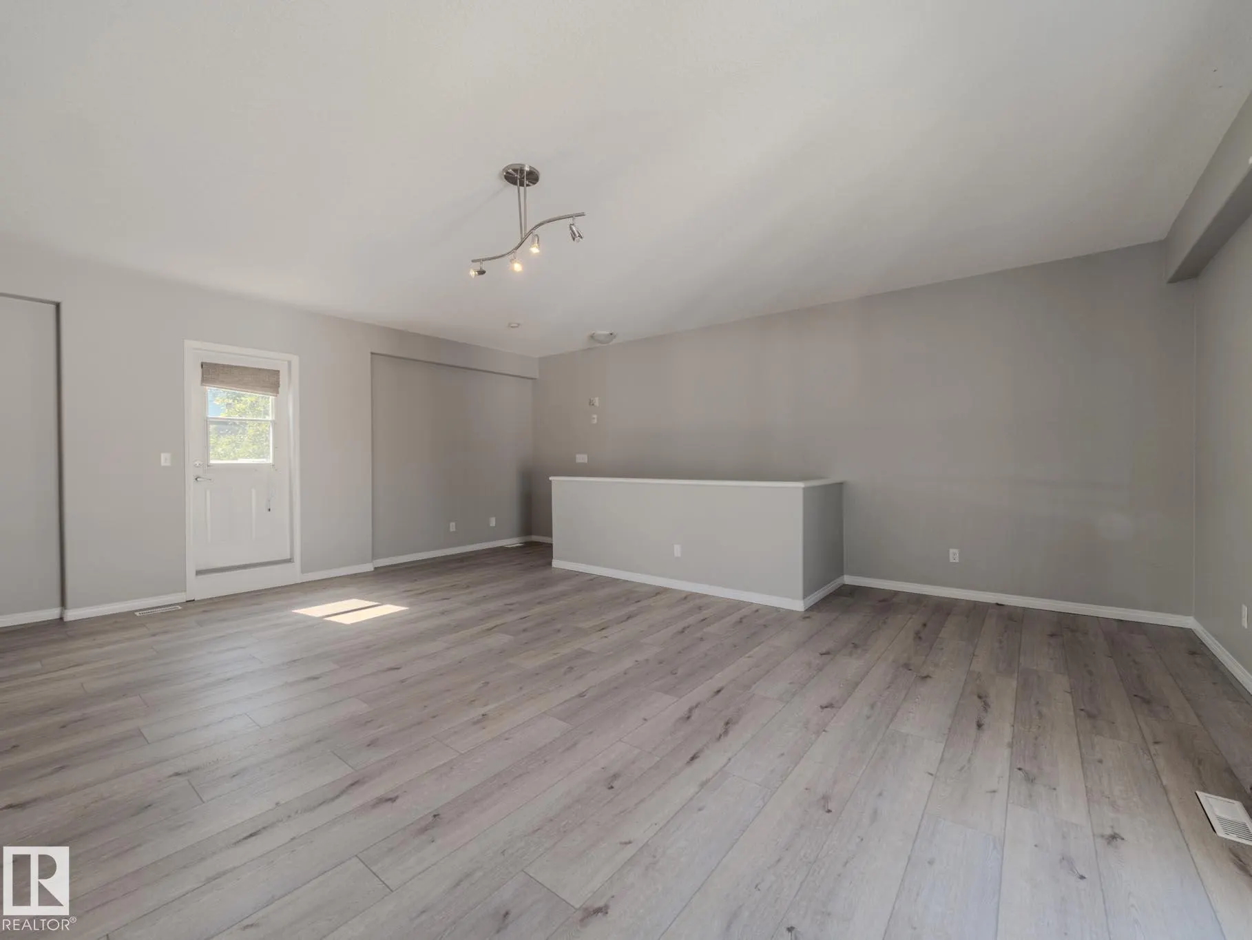 9767 93 Street