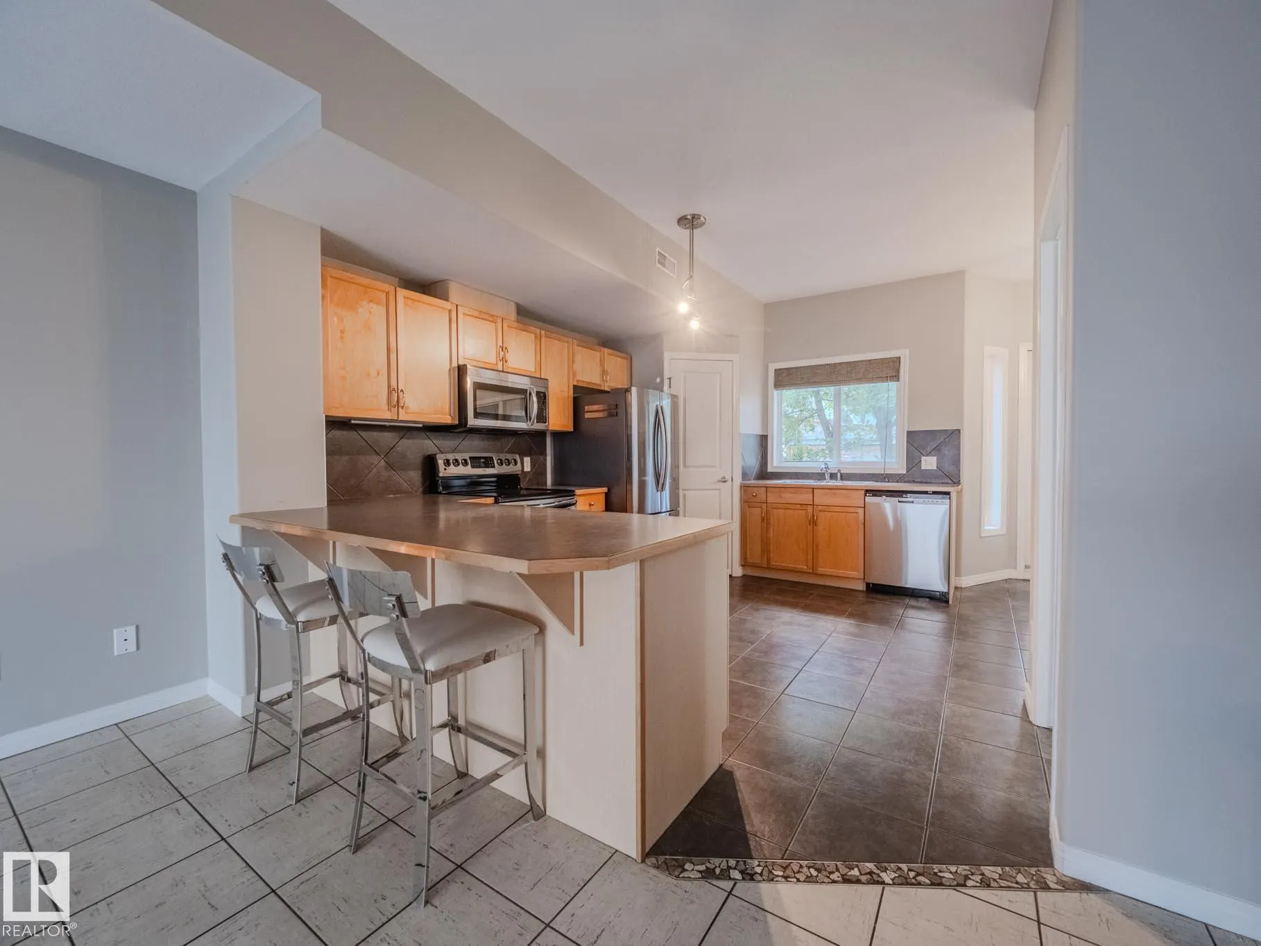 9767 93 Street