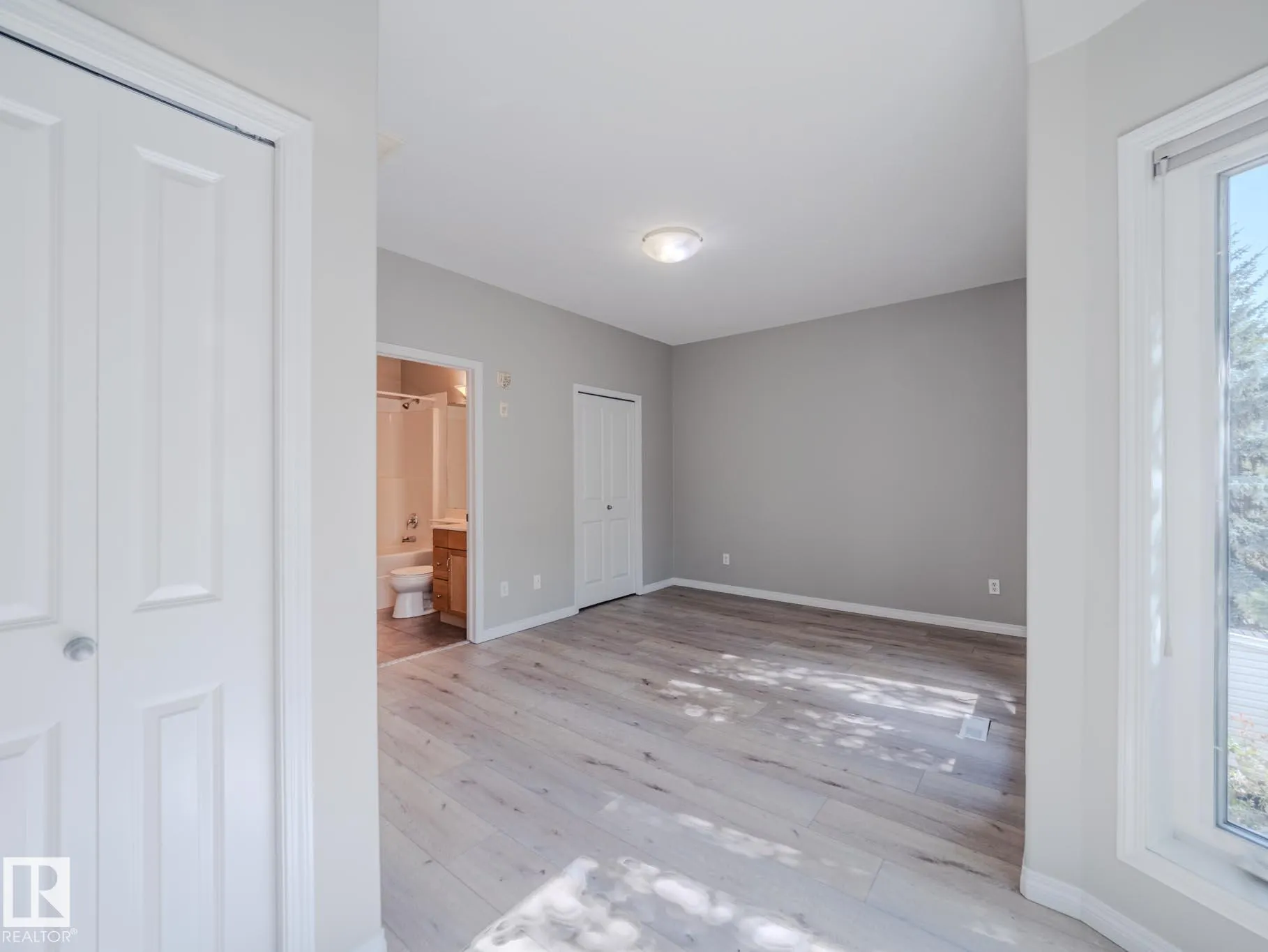 9767 93 Street