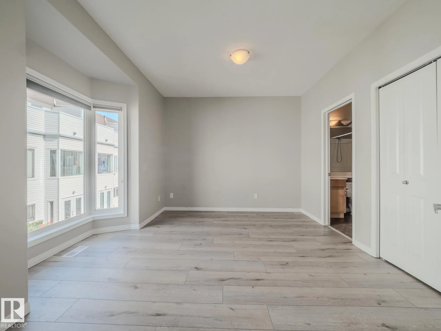 9767 93 Street