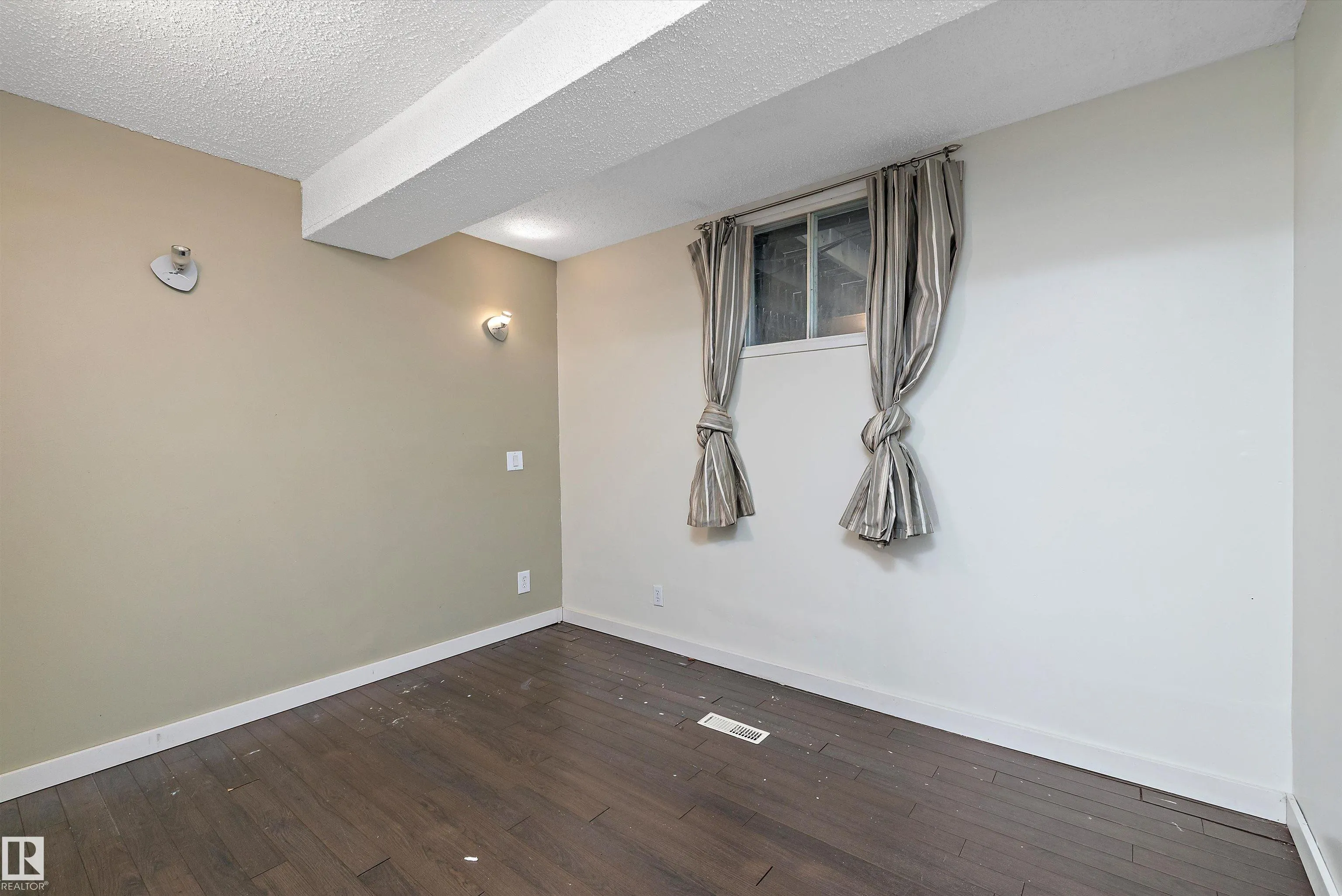 52010 RGE ROAD 233
