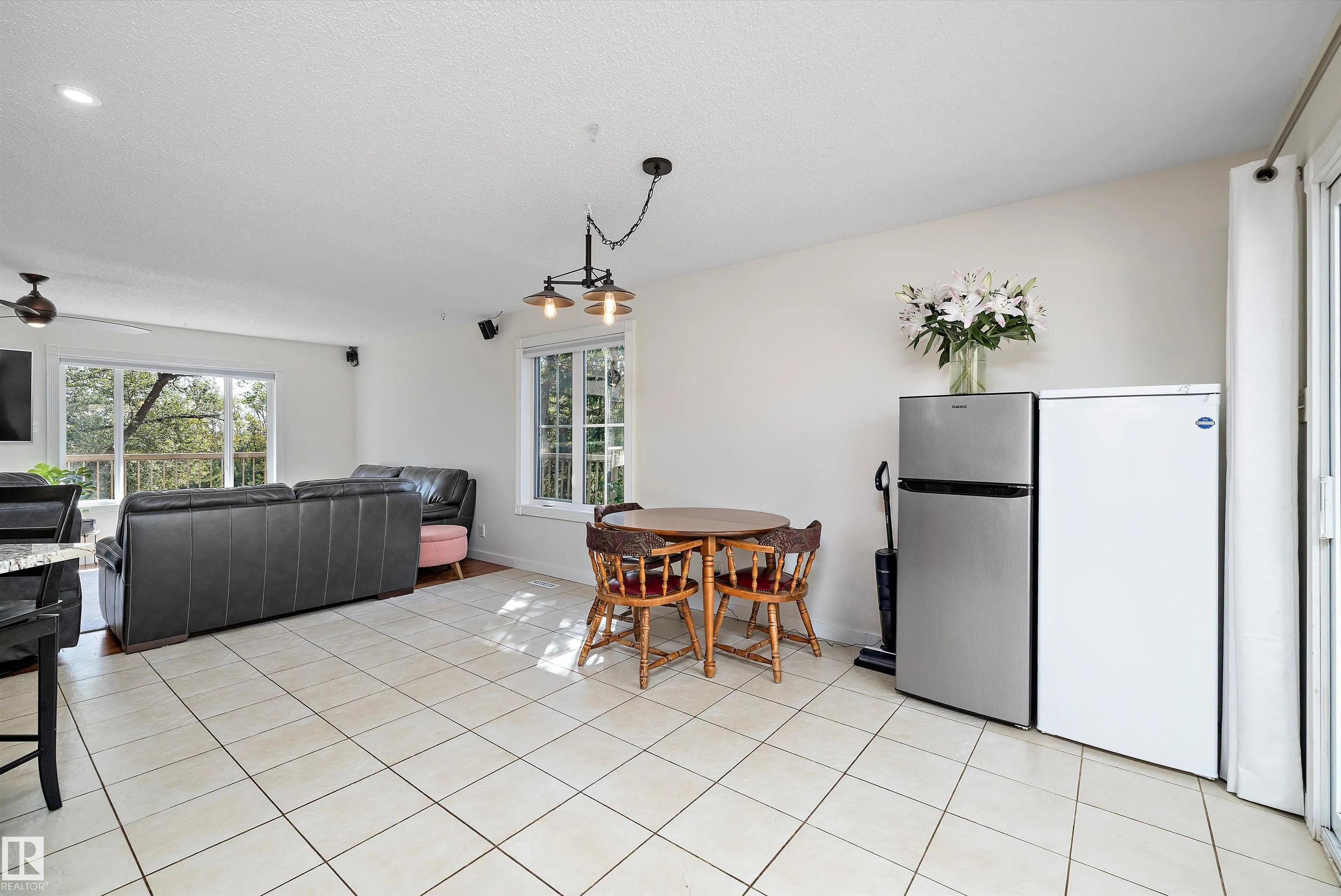 52010 RGE ROAD 233