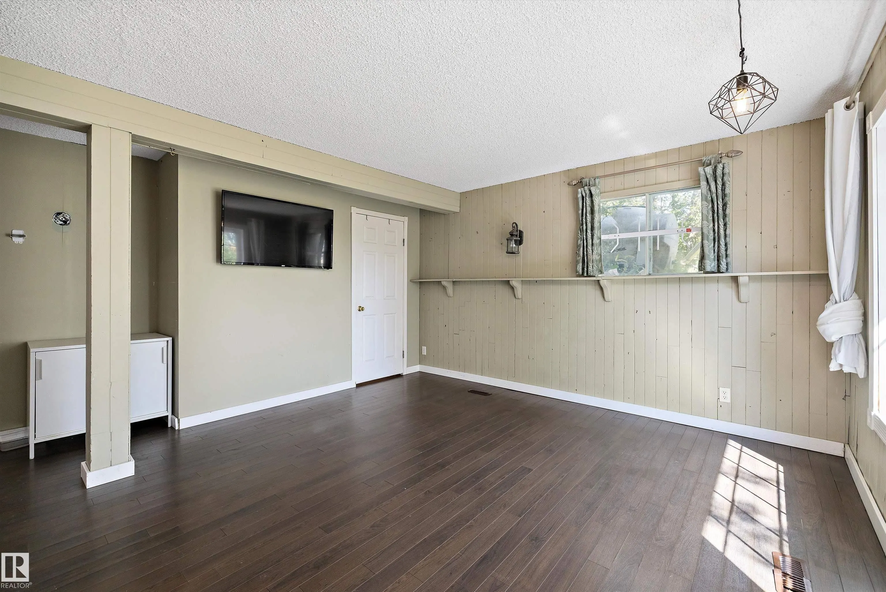 52010 RGE ROAD 233