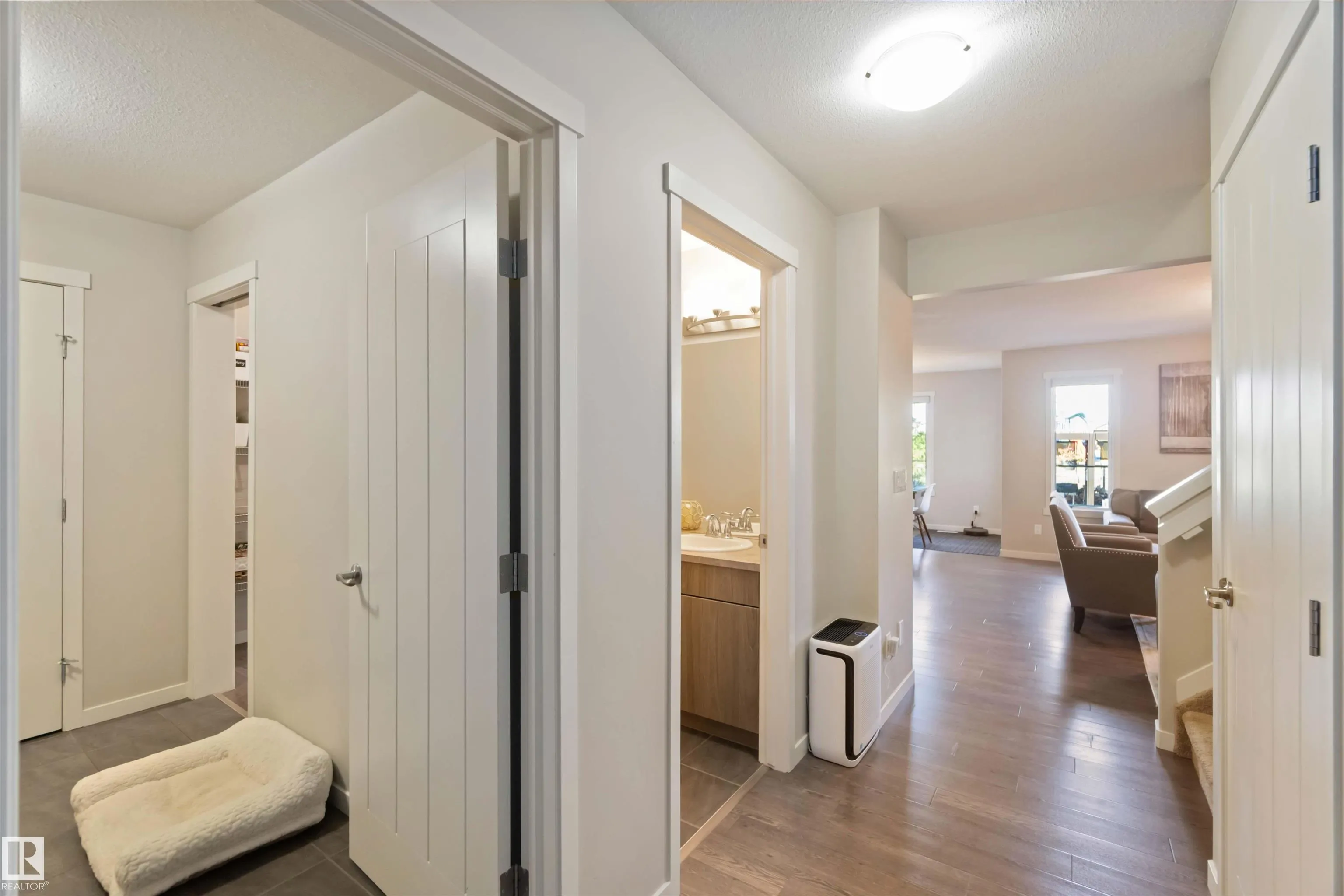 1748 WESTERRA Loop