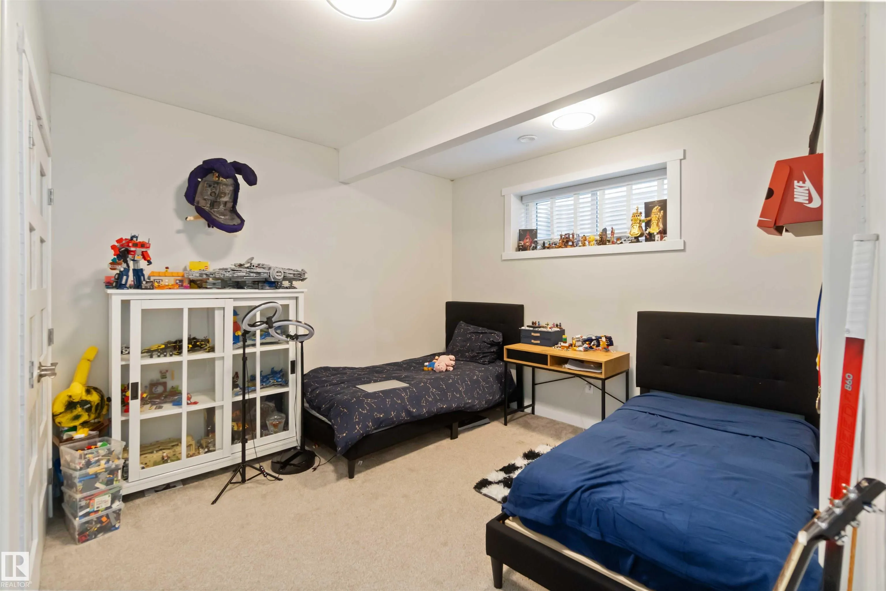 1748 WESTERRA Loop
