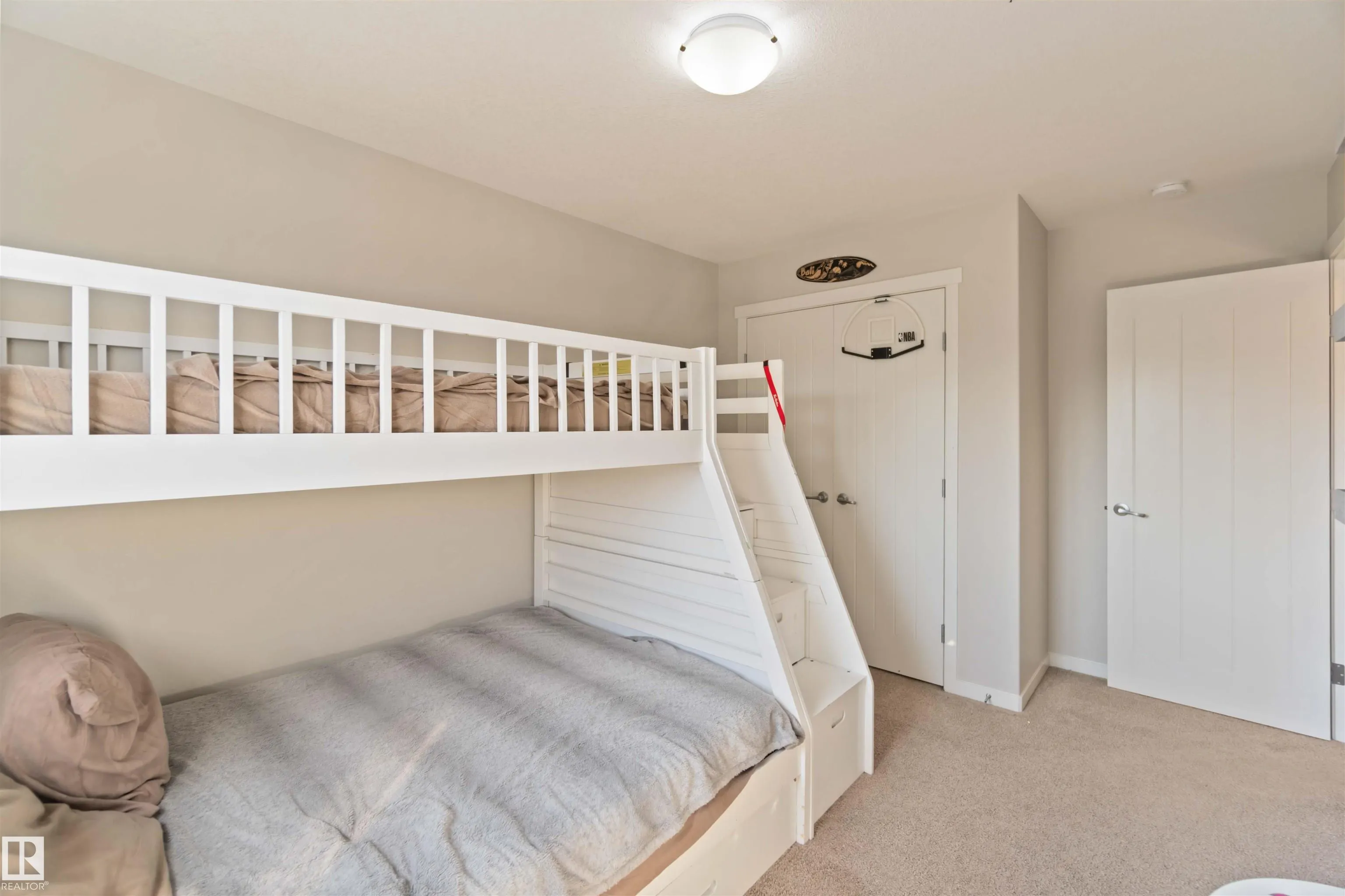 1748 WESTERRA Loop