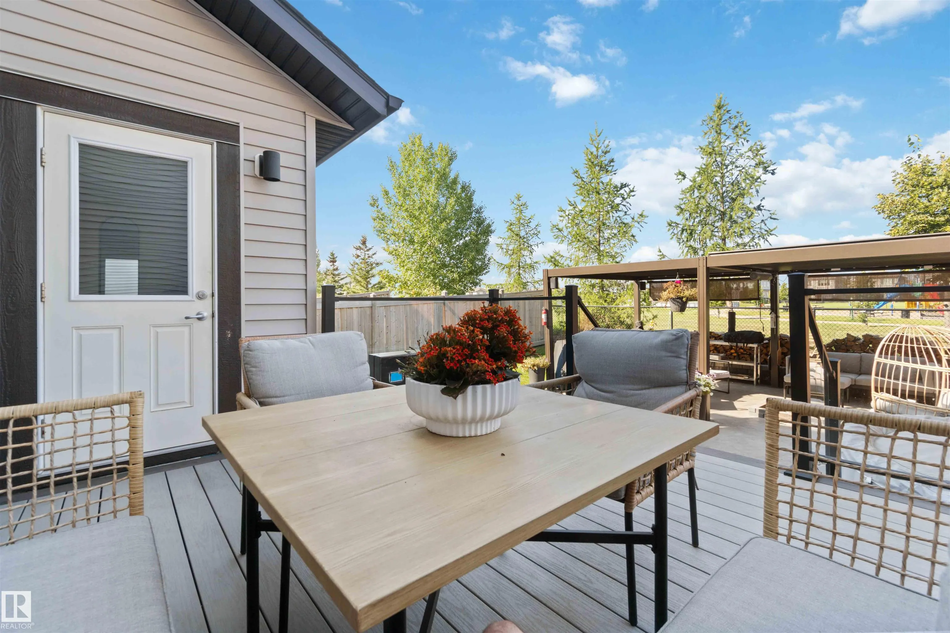 1748 WESTERRA Loop