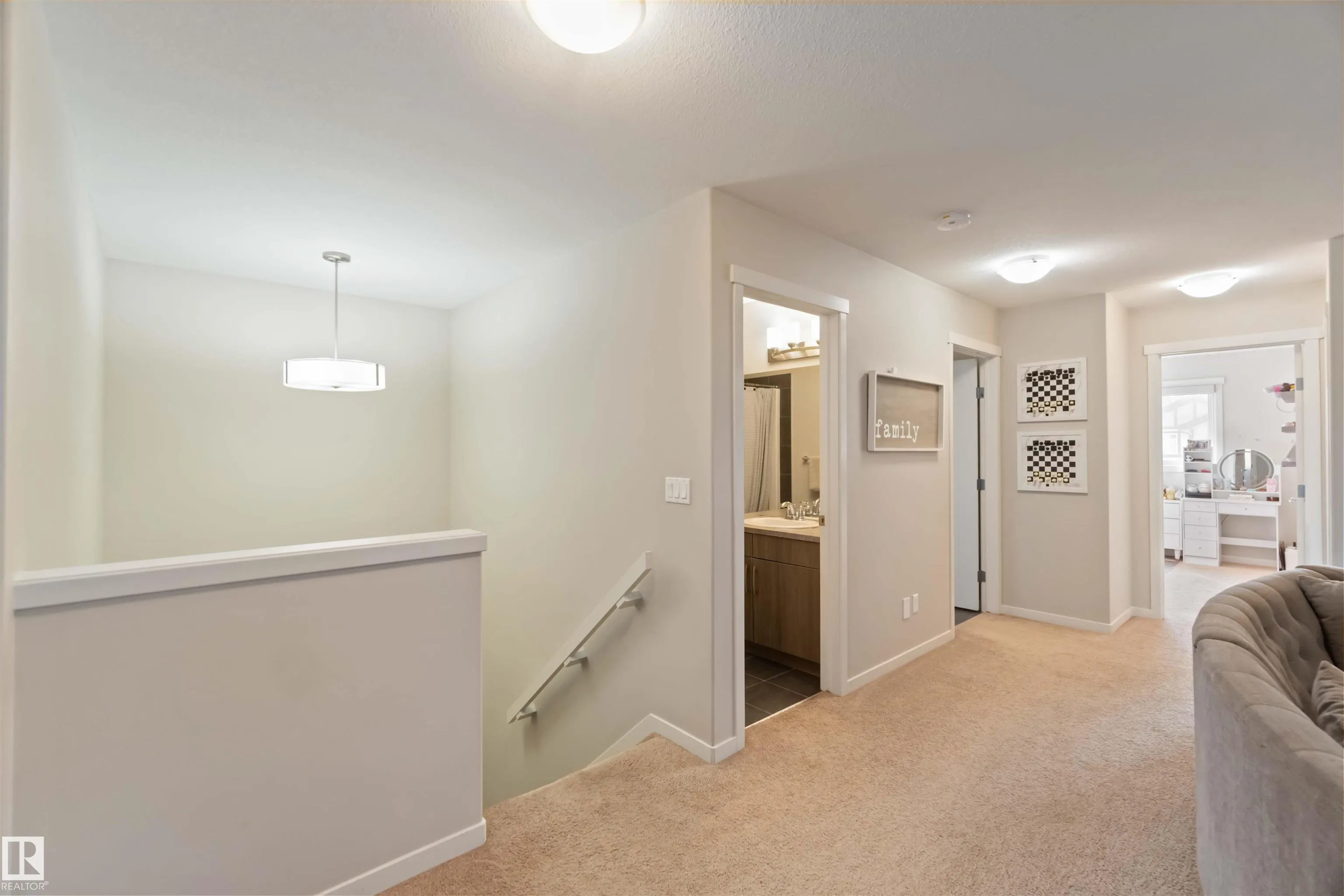 1748 WESTERRA Loop