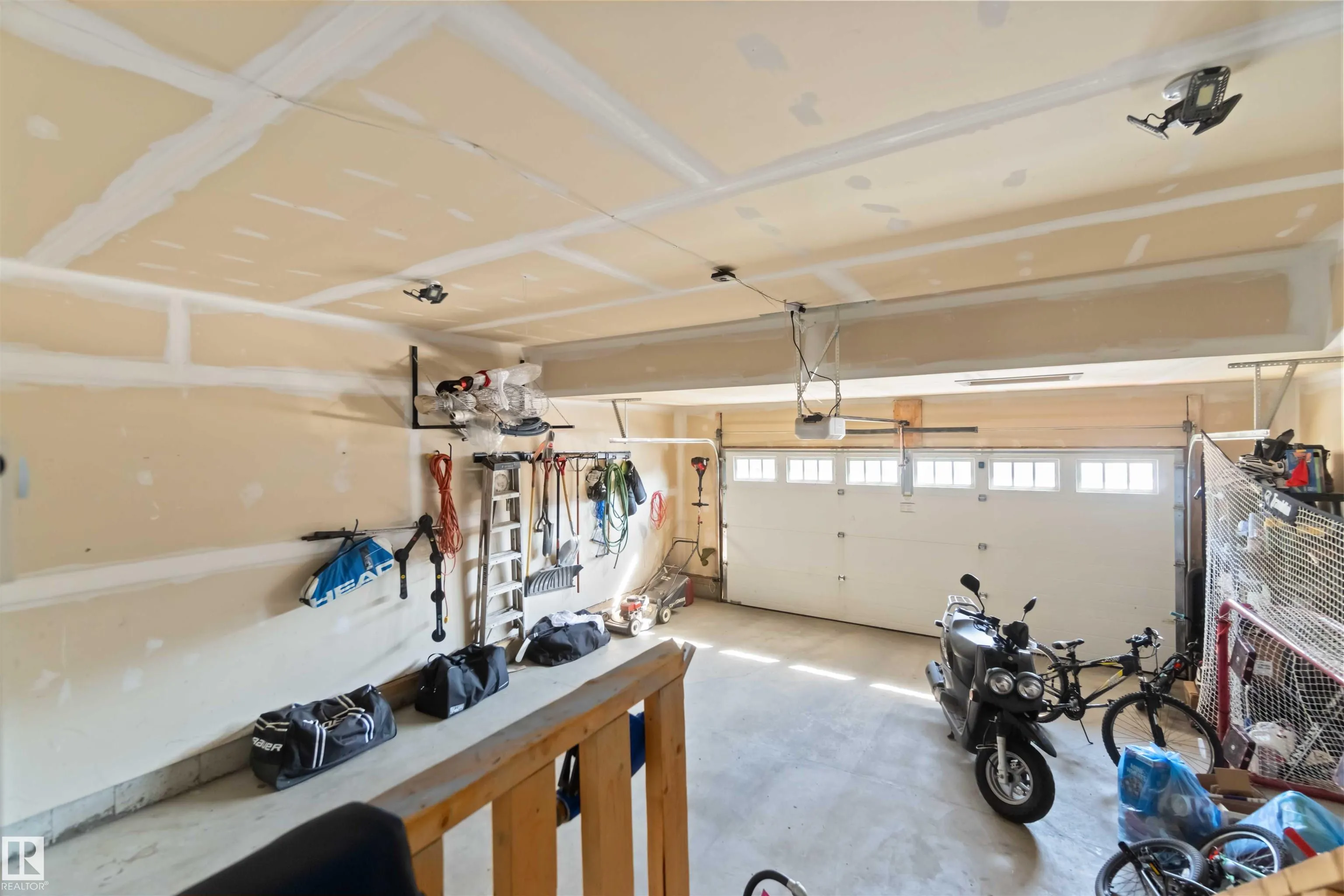 1748 WESTERRA Loop