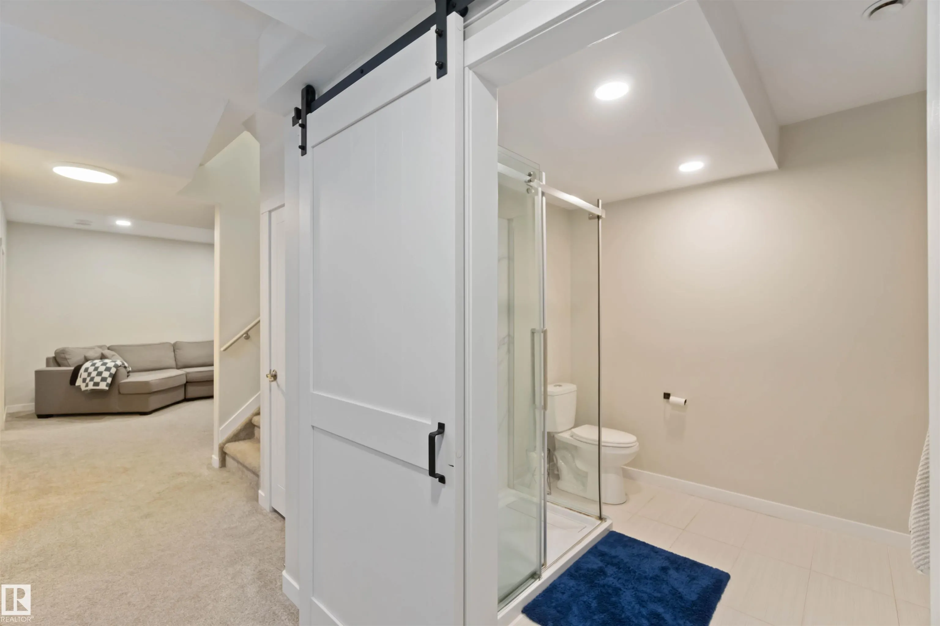 1748 WESTERRA Loop