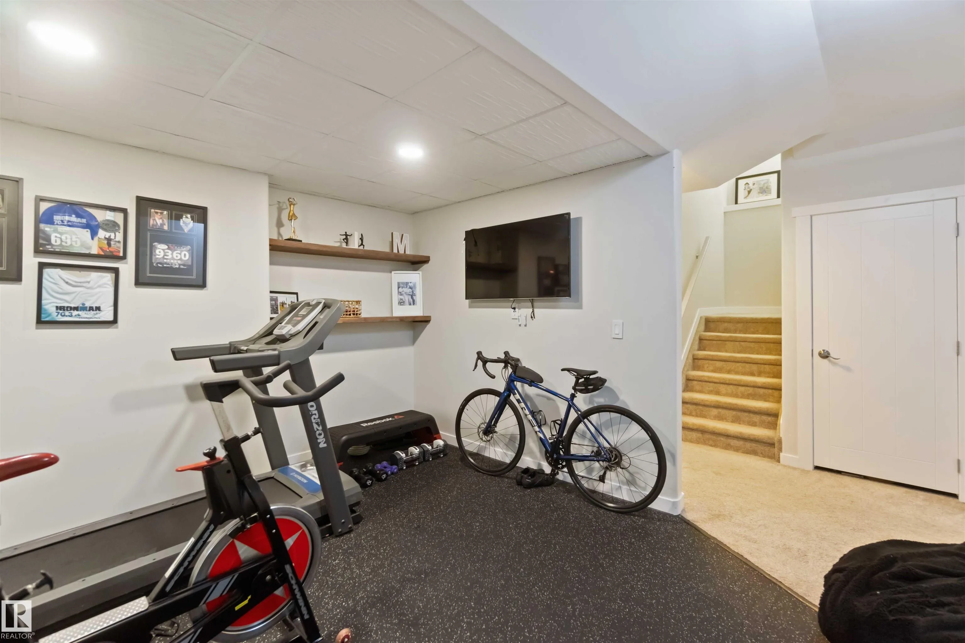 1748 WESTERRA Loop